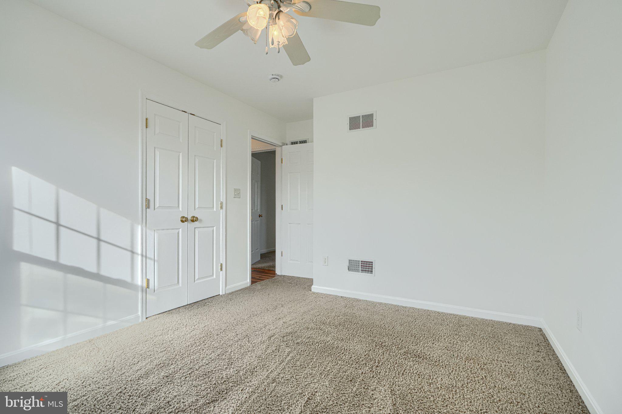 LAKE HERITAGE - Residential