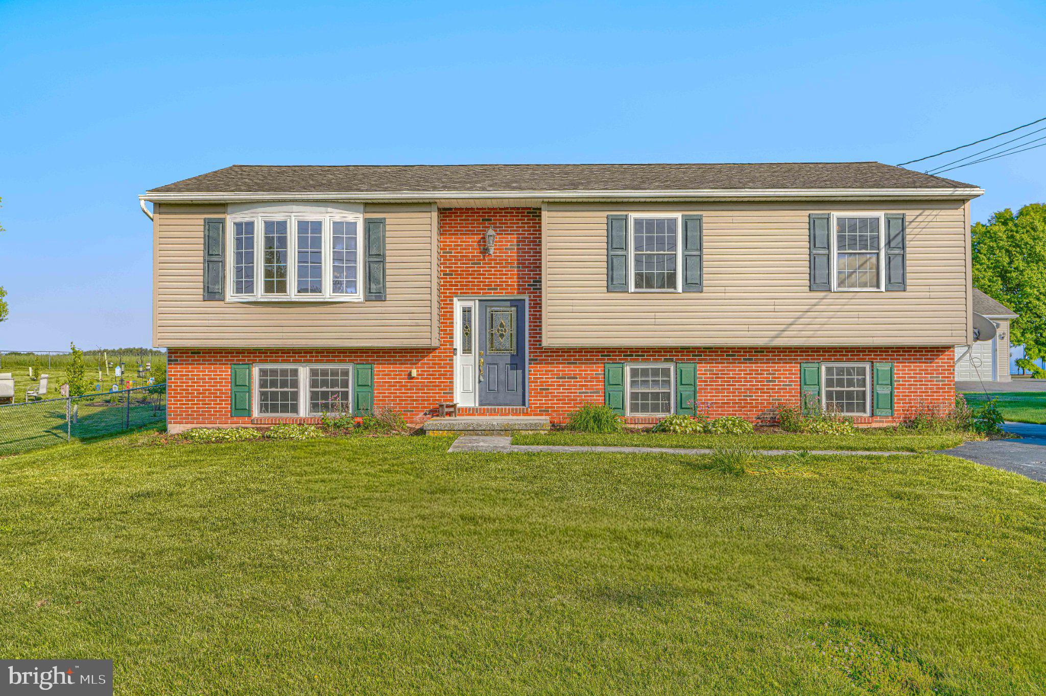 LAKE HERITAGE - Residential