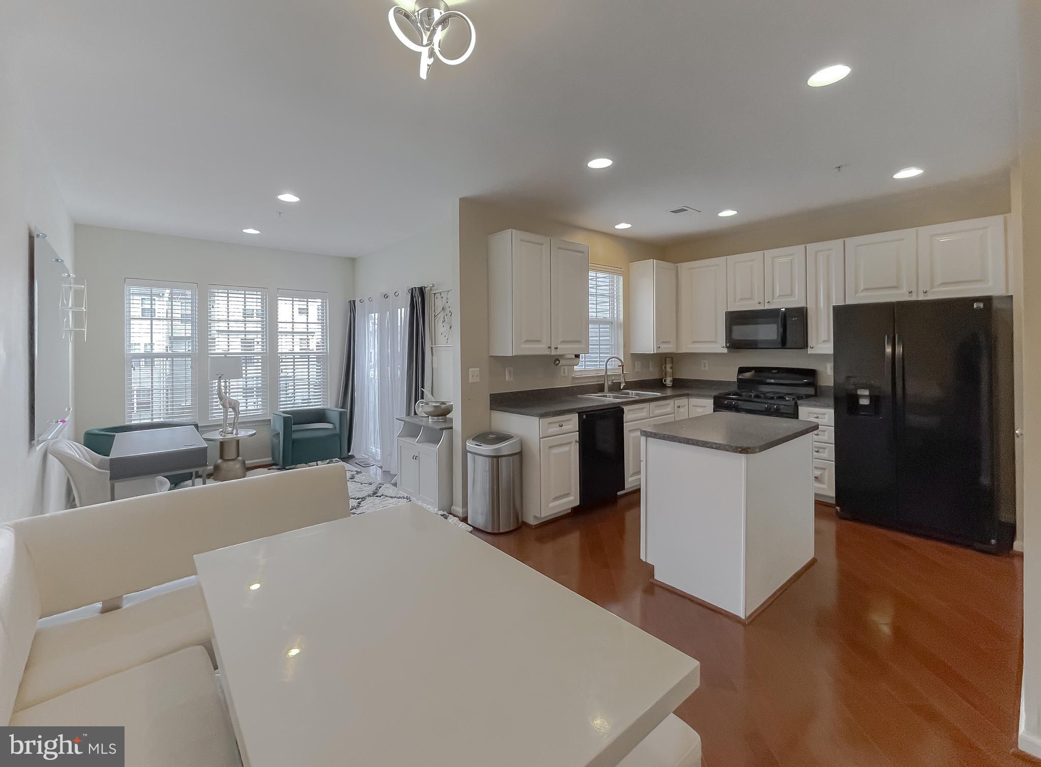 WESTBURY PUB - Residential