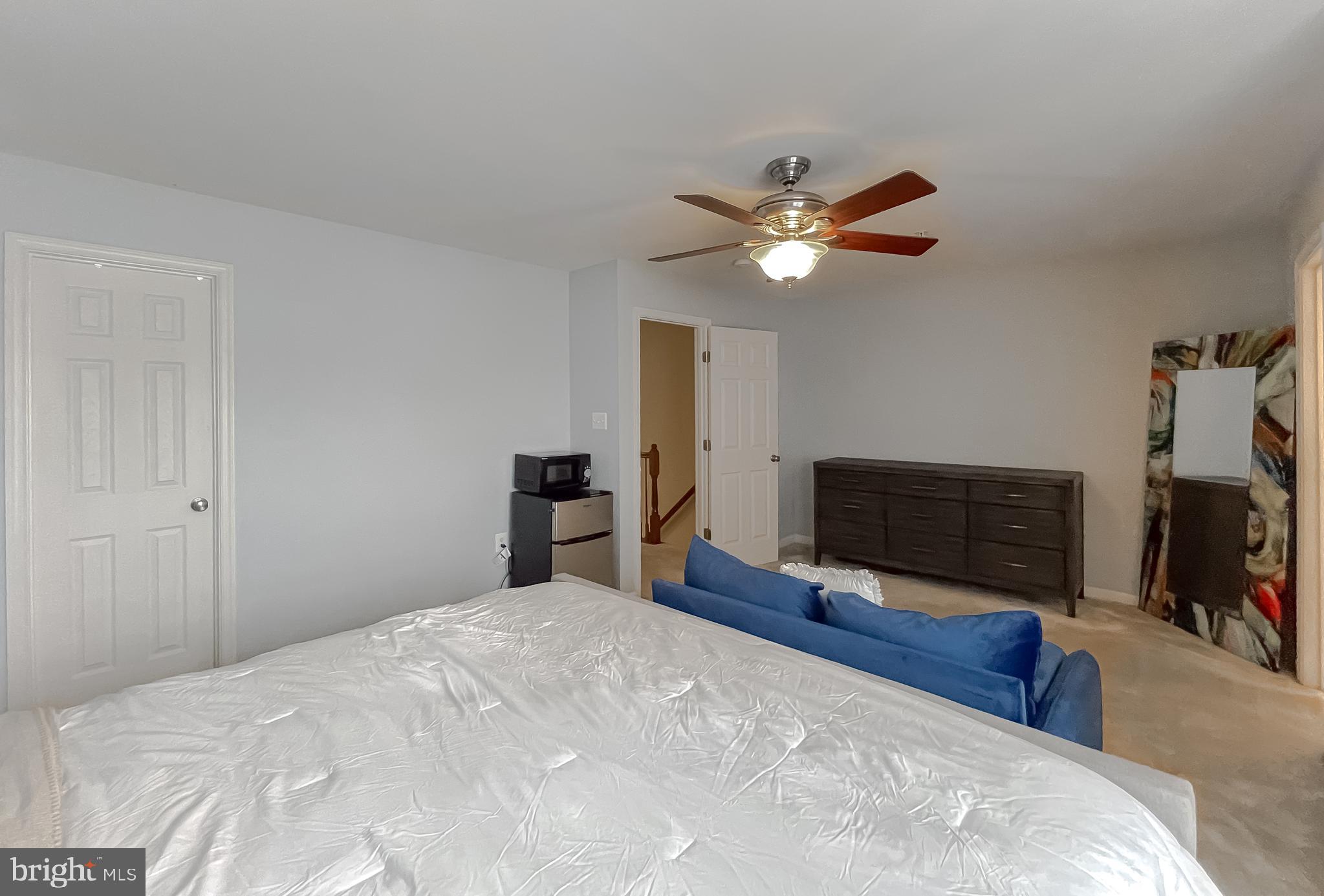 WESTBURY PUB - Residential