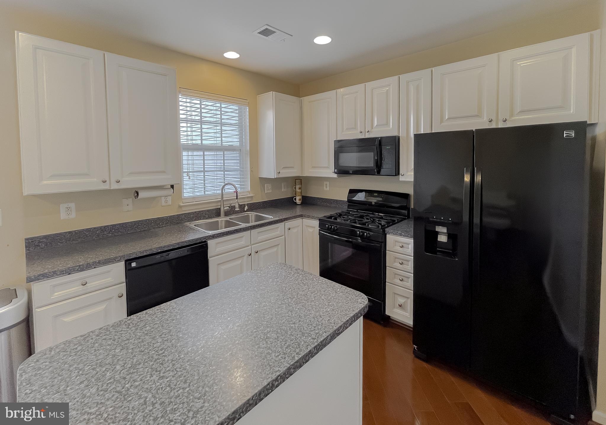 WESTBURY PUB - Residential