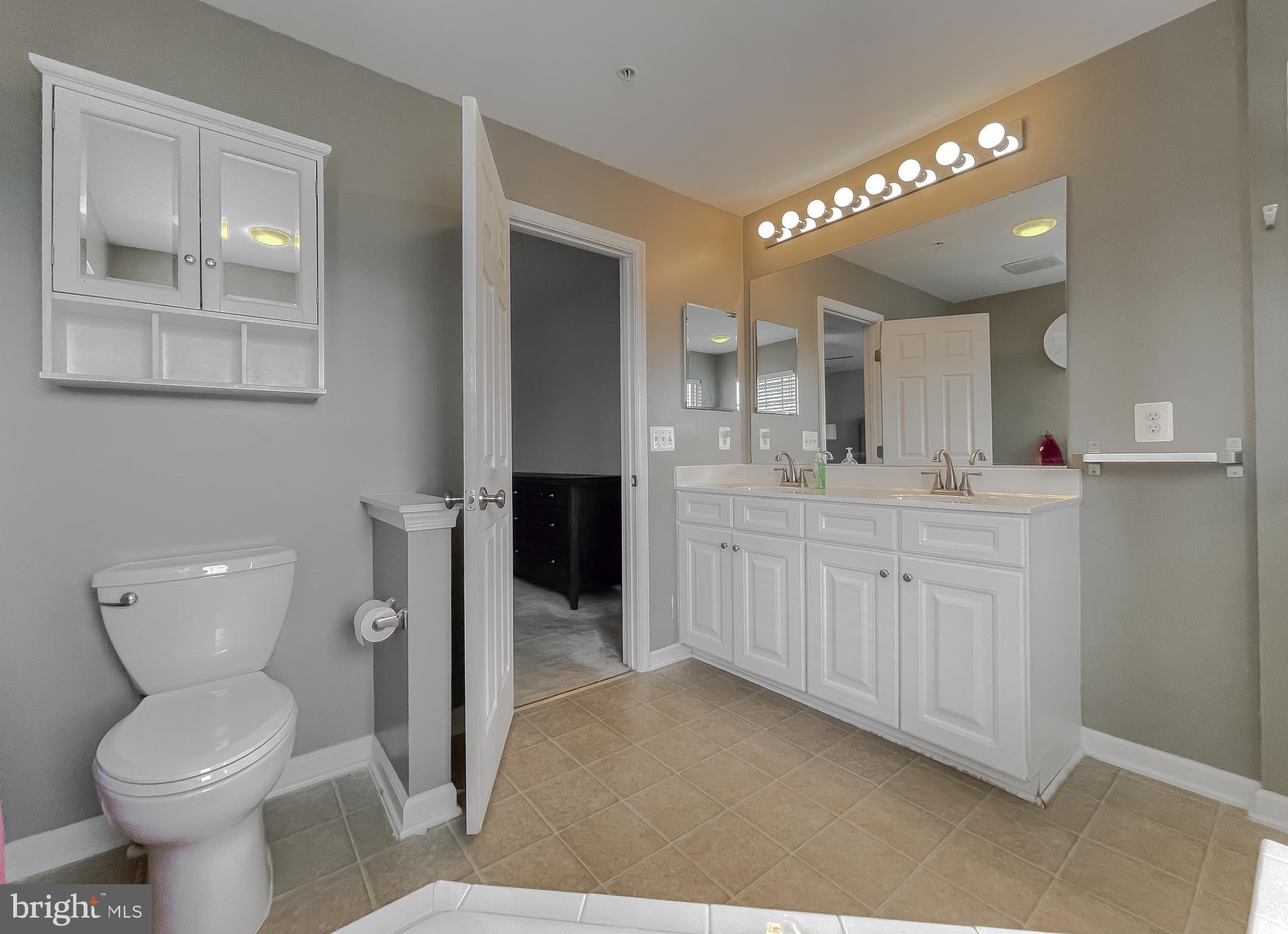 WESTBURY PUB - Residential