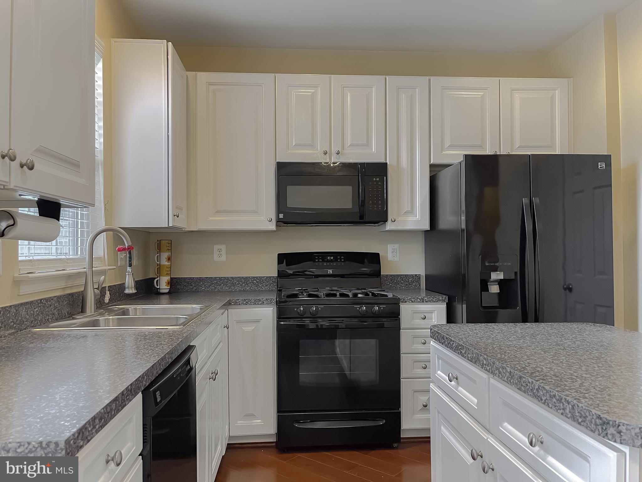 WESTBURY PUB - Residential