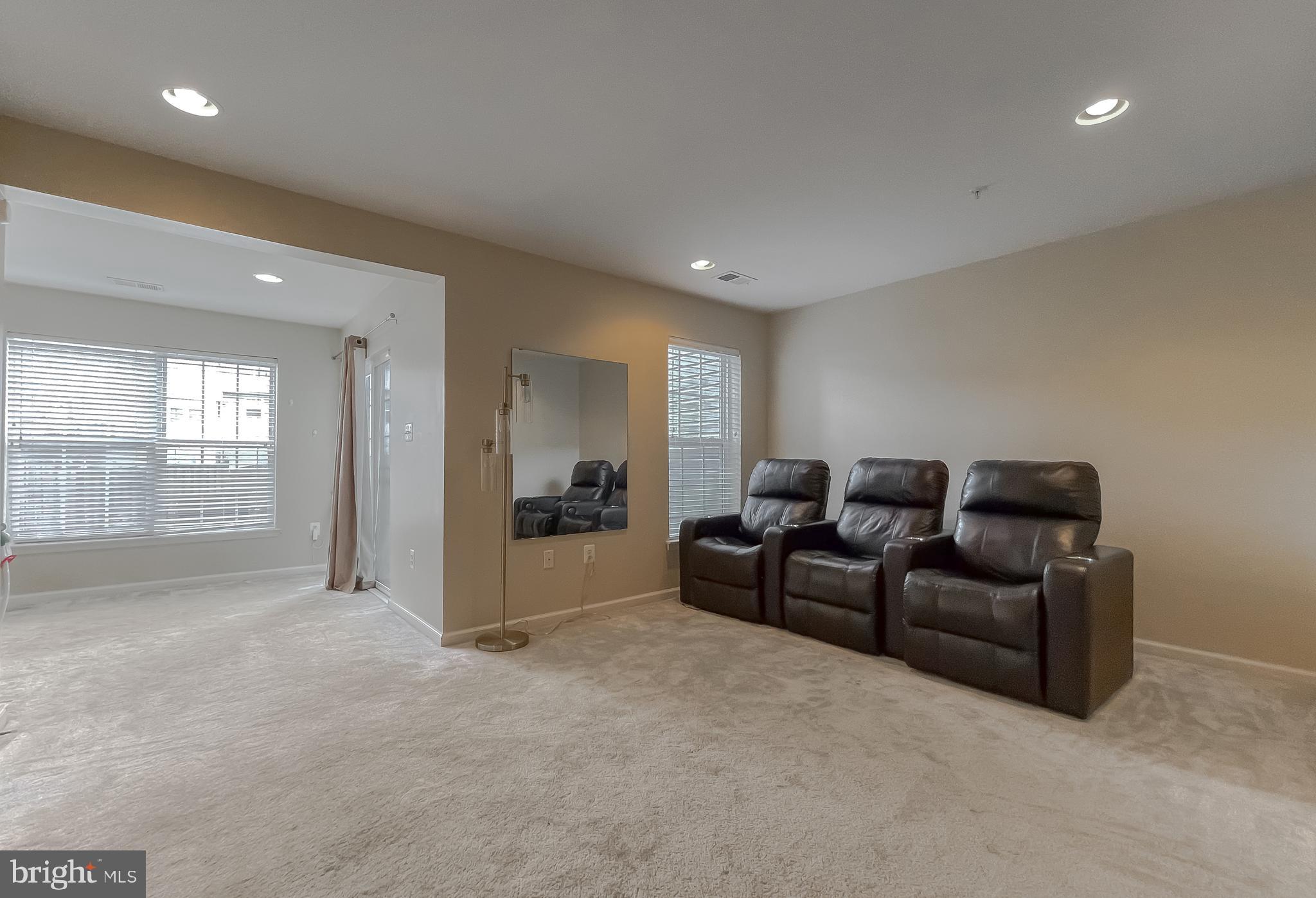 WESTBURY PUB - Residential