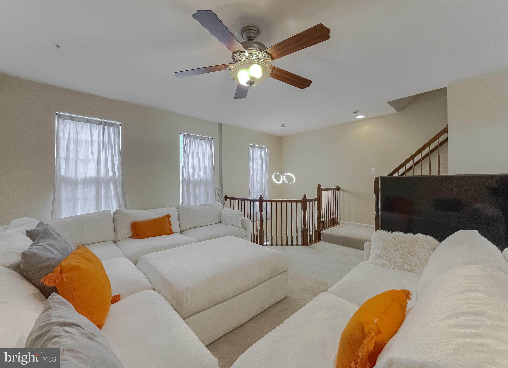 WESTBURY PUB - Residential