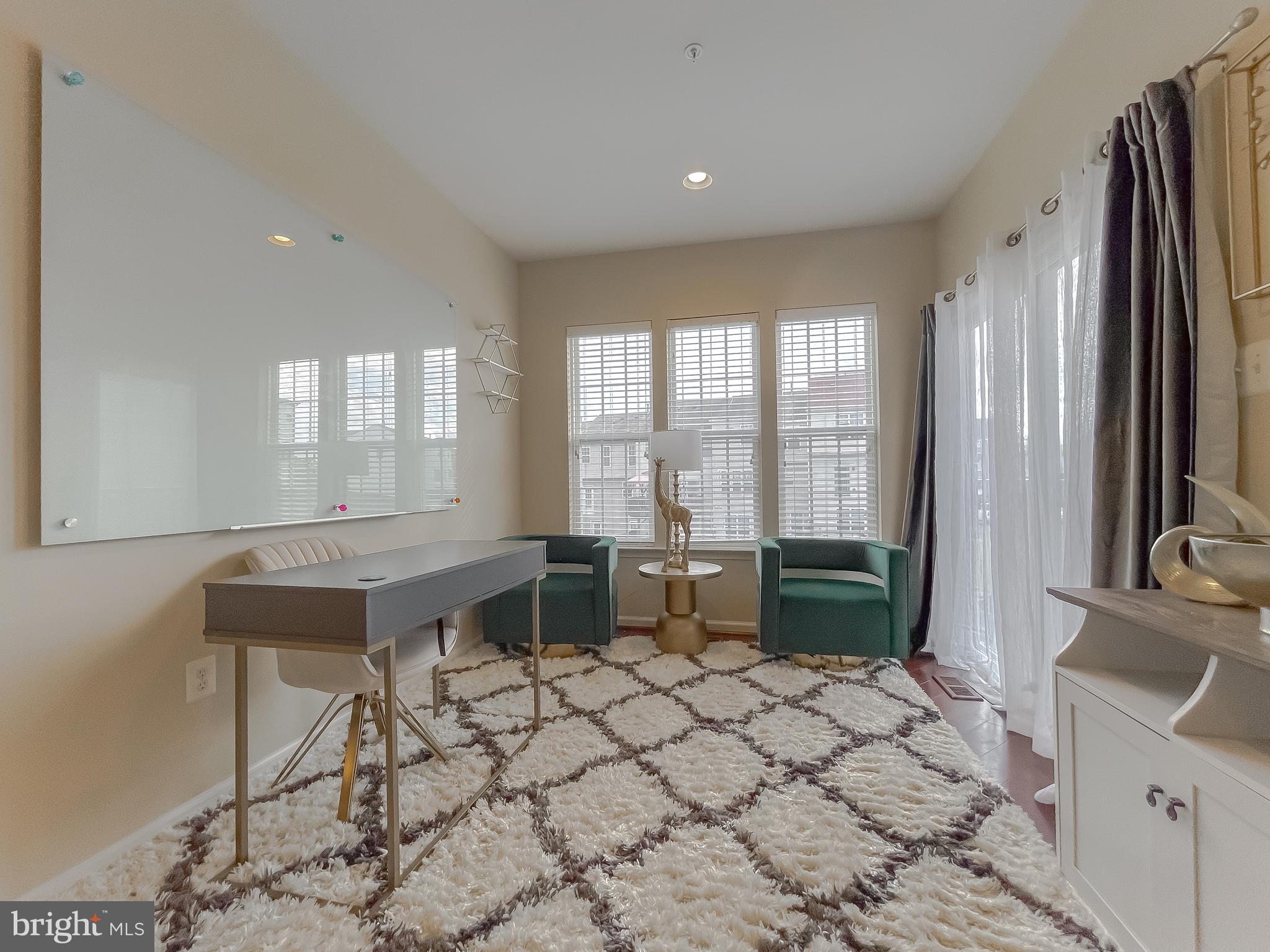 WESTBURY PUB - Residential