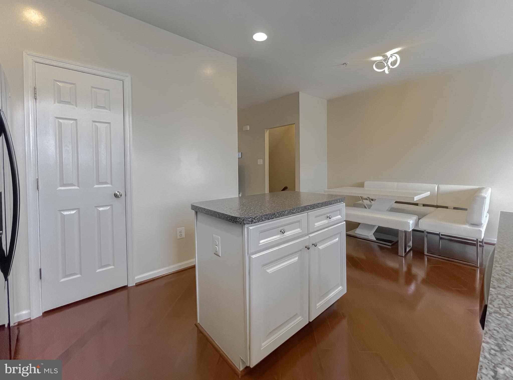 WESTBURY PUB - Residential