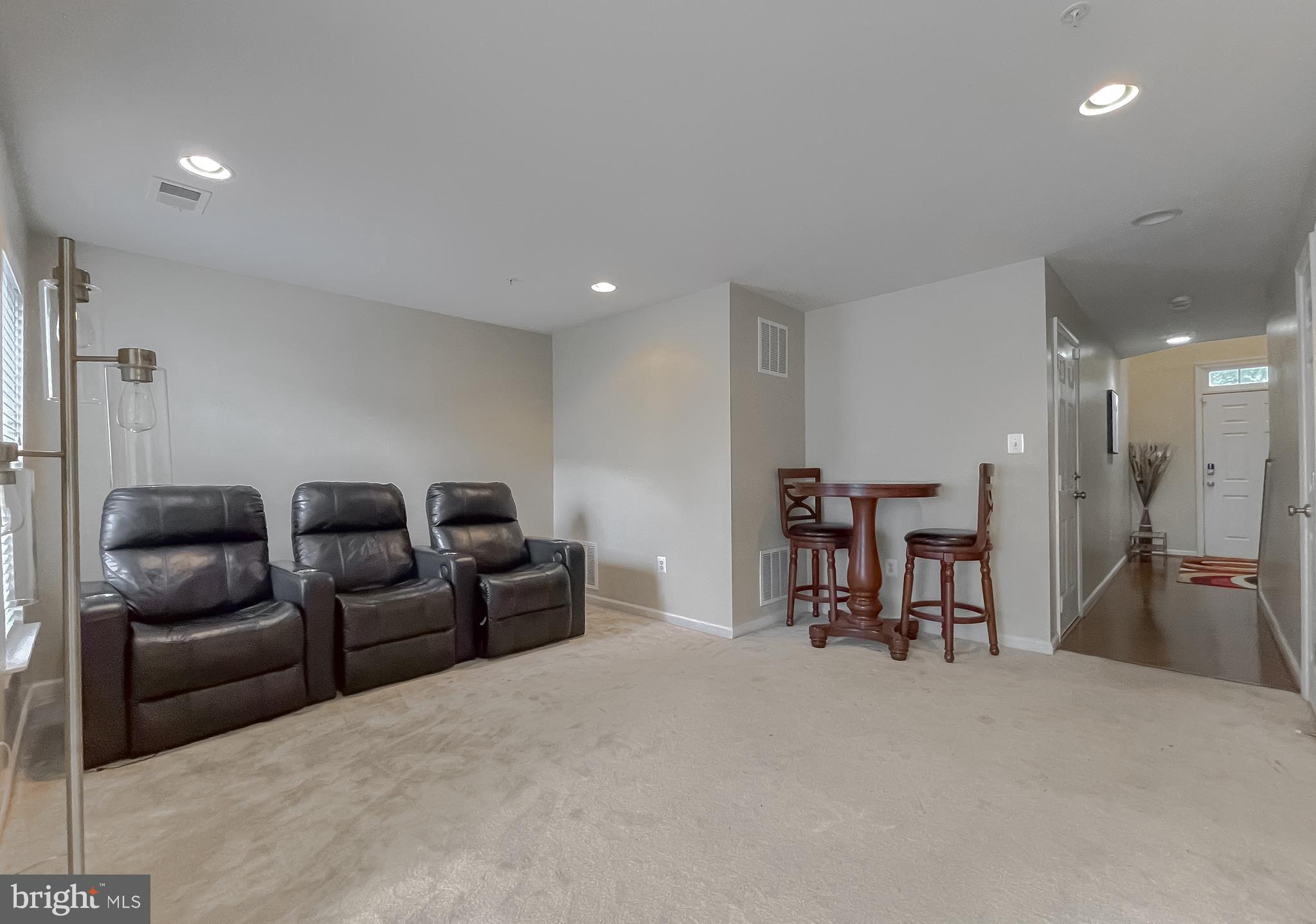 WESTBURY PUB - Residential