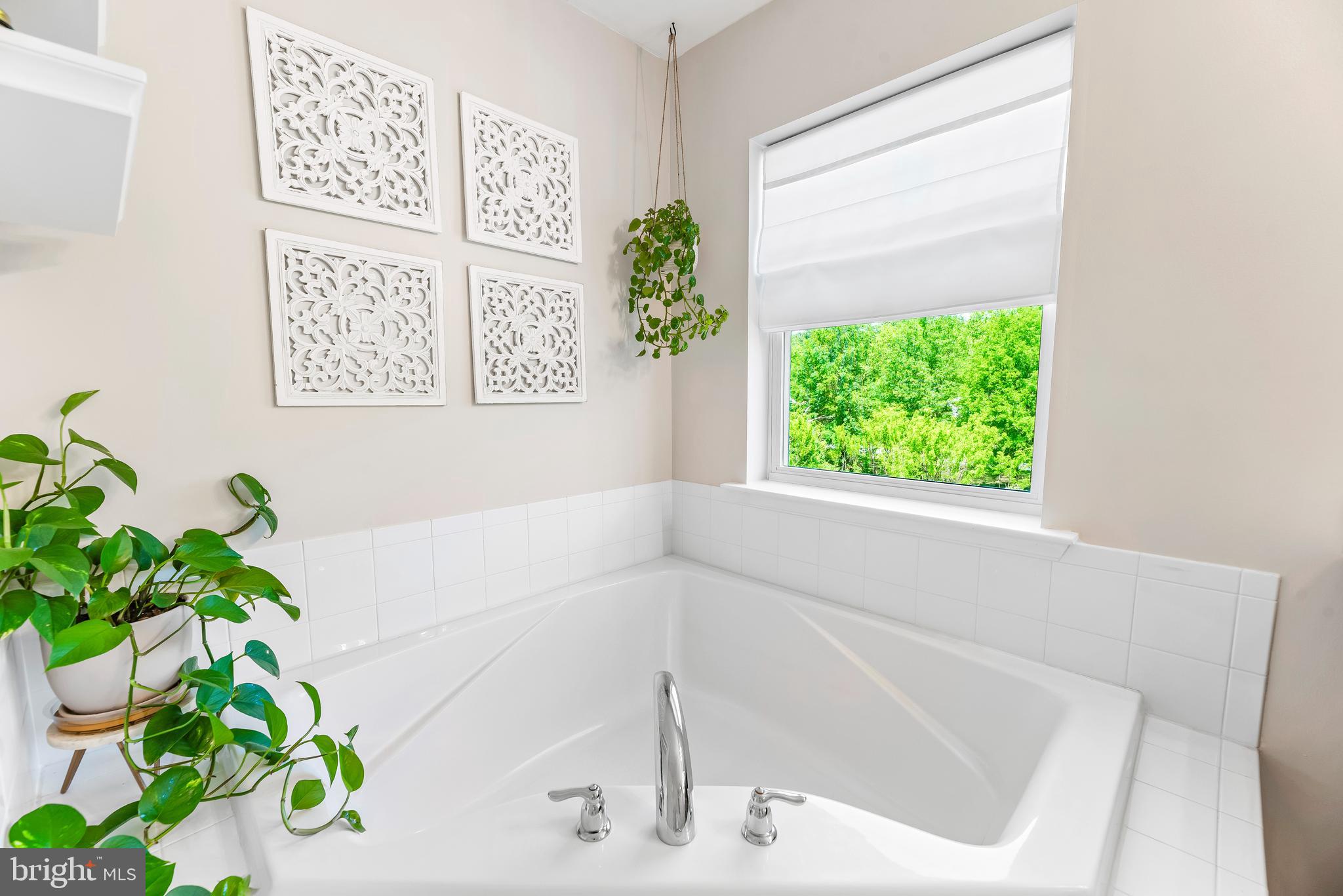 HOWES PROMISE - Residential