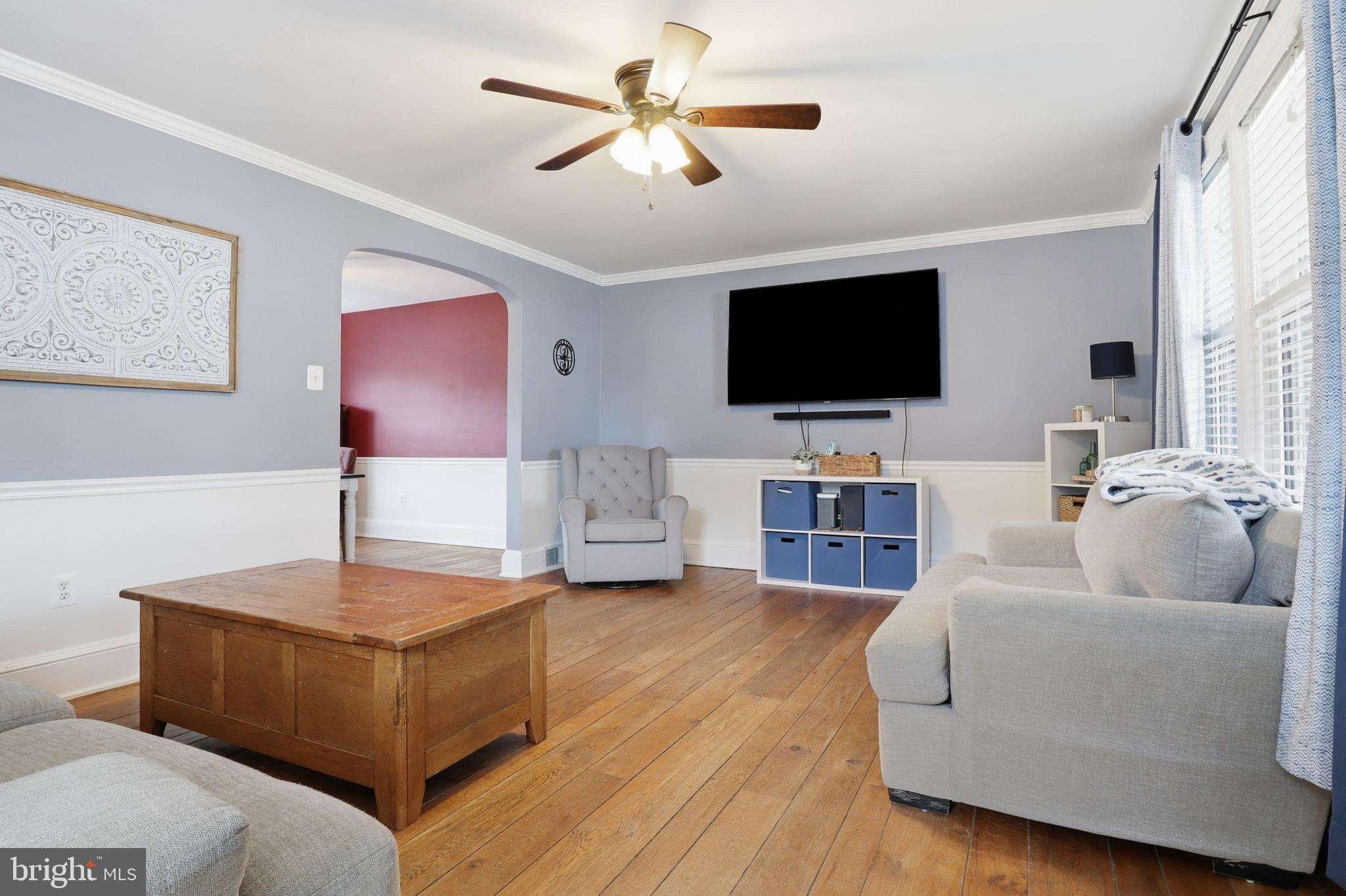 309 W WALNUT STREET