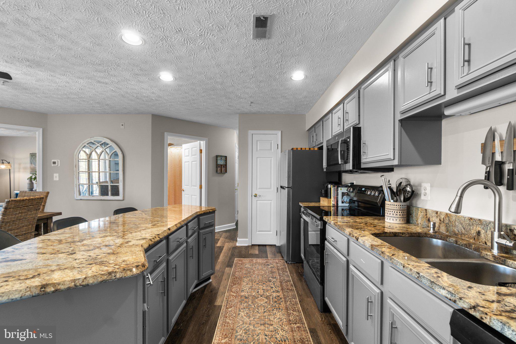 SPRING RIDGE - Residential