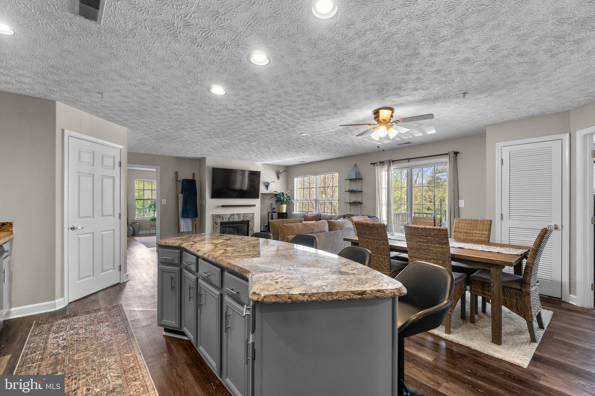 SPRING RIDGE - Residential