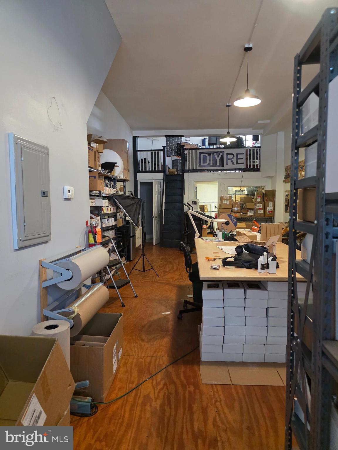 BELMONT - Commercial Lease