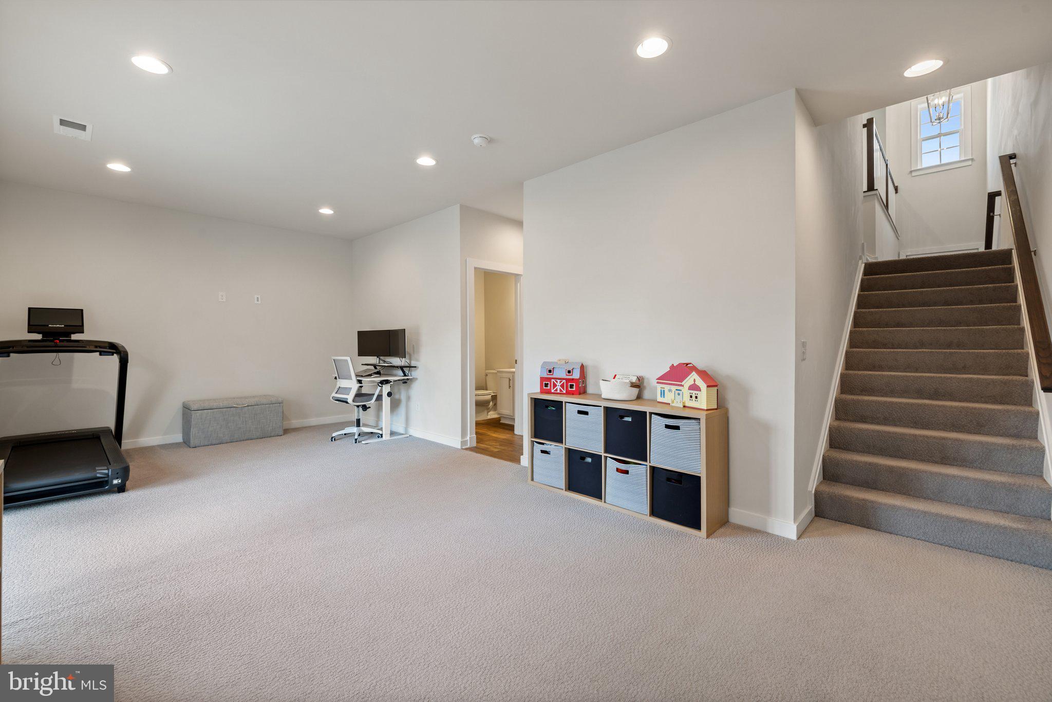 SOUTH FORK BROAD RUN - Residential