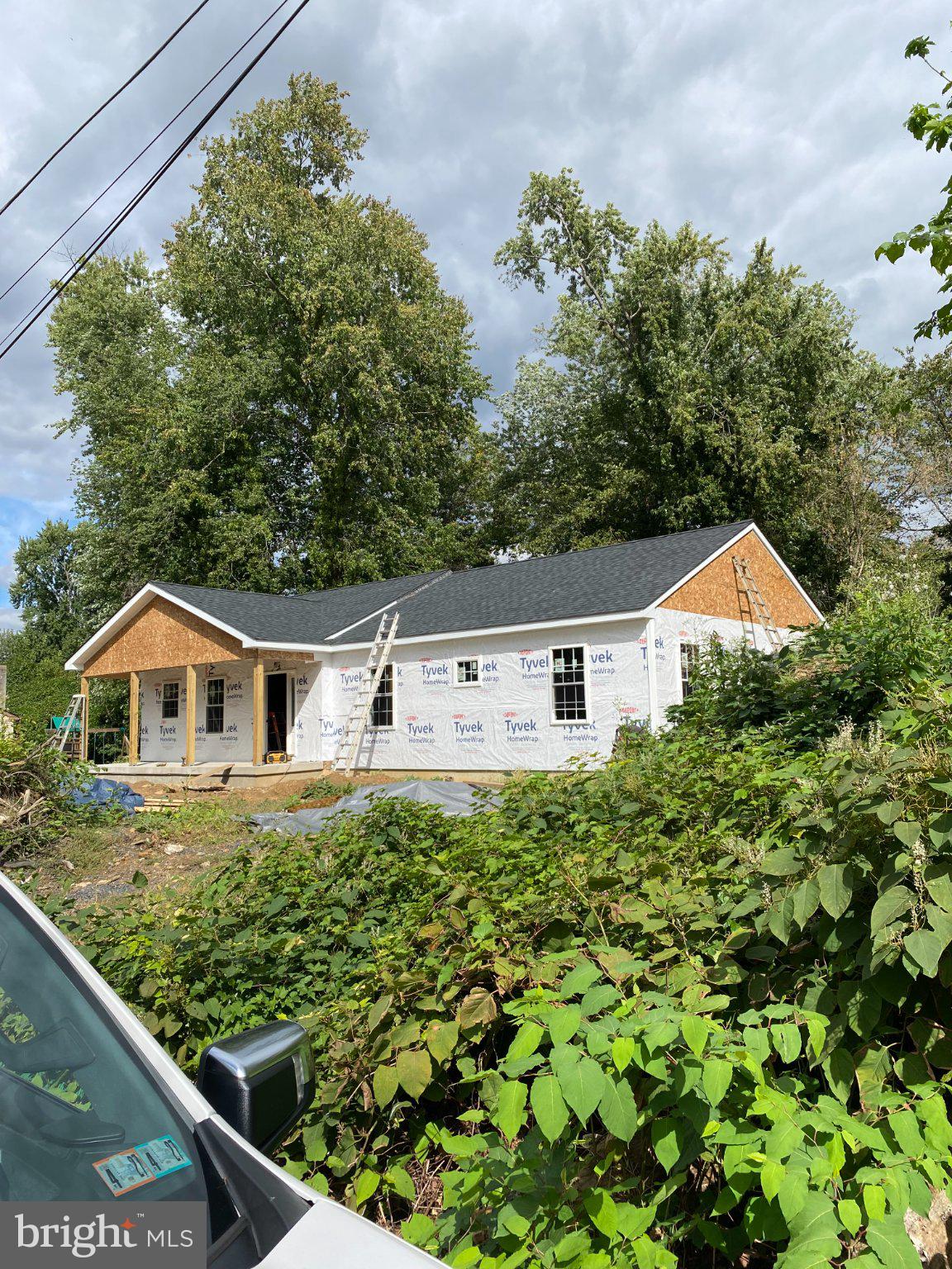 2233 CLEARVIEW AVENUE
