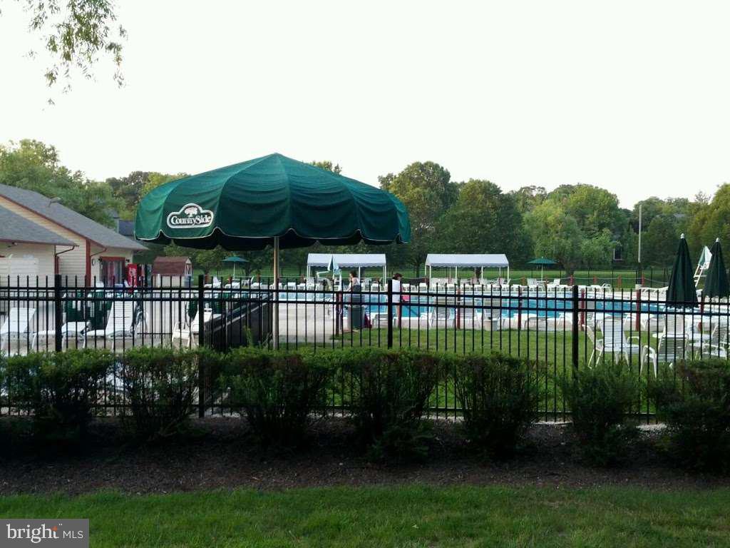 COUNTRYSIDE - Residential