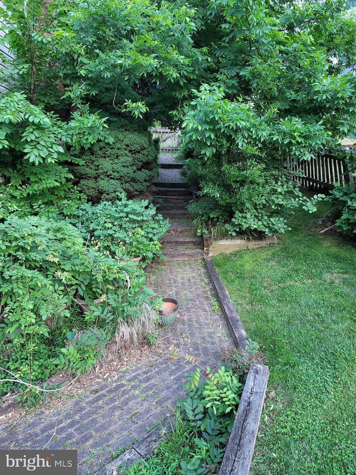 COUNTRYSIDE - Residential