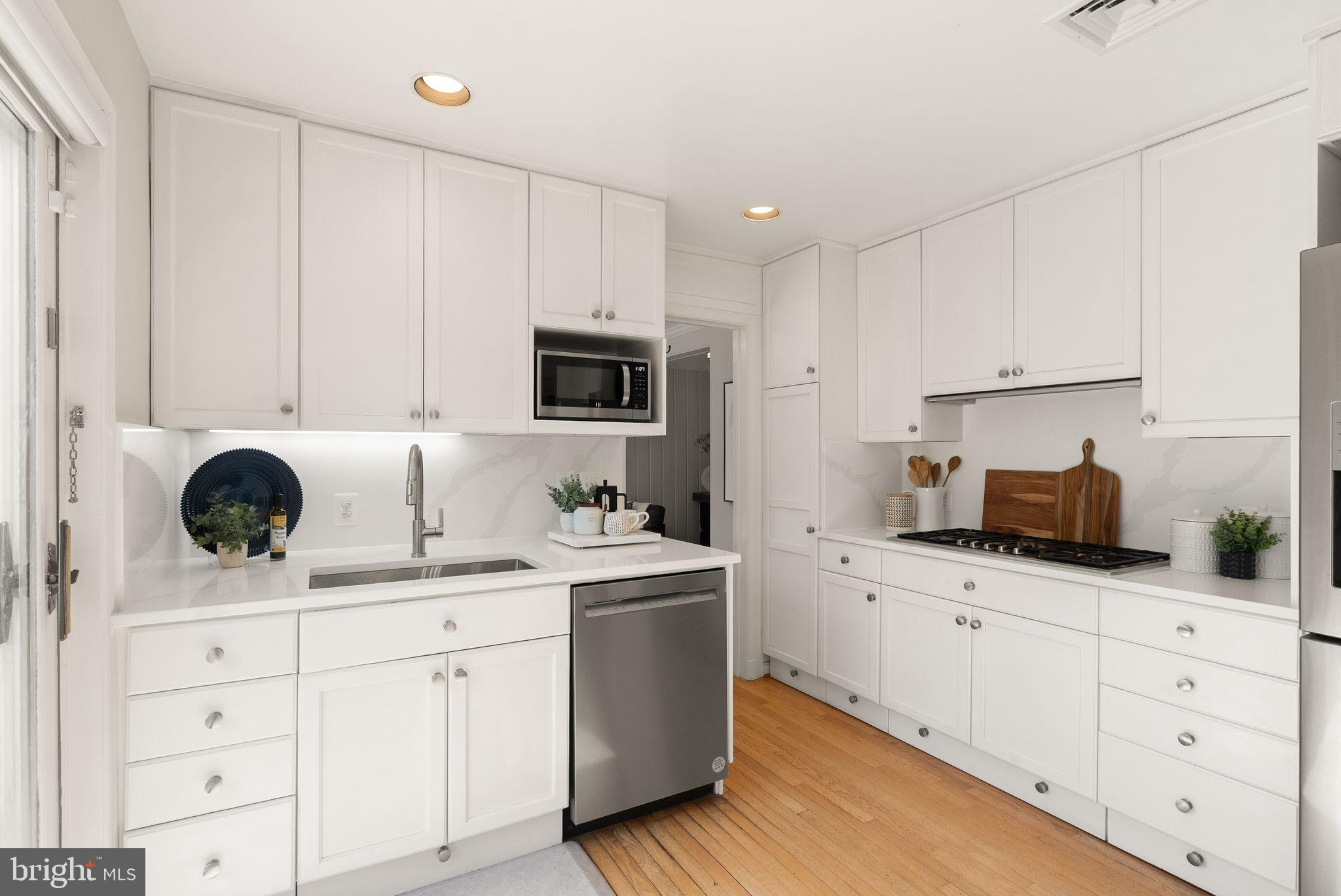 CRYSTAL SPRING KNOLLS - Residential