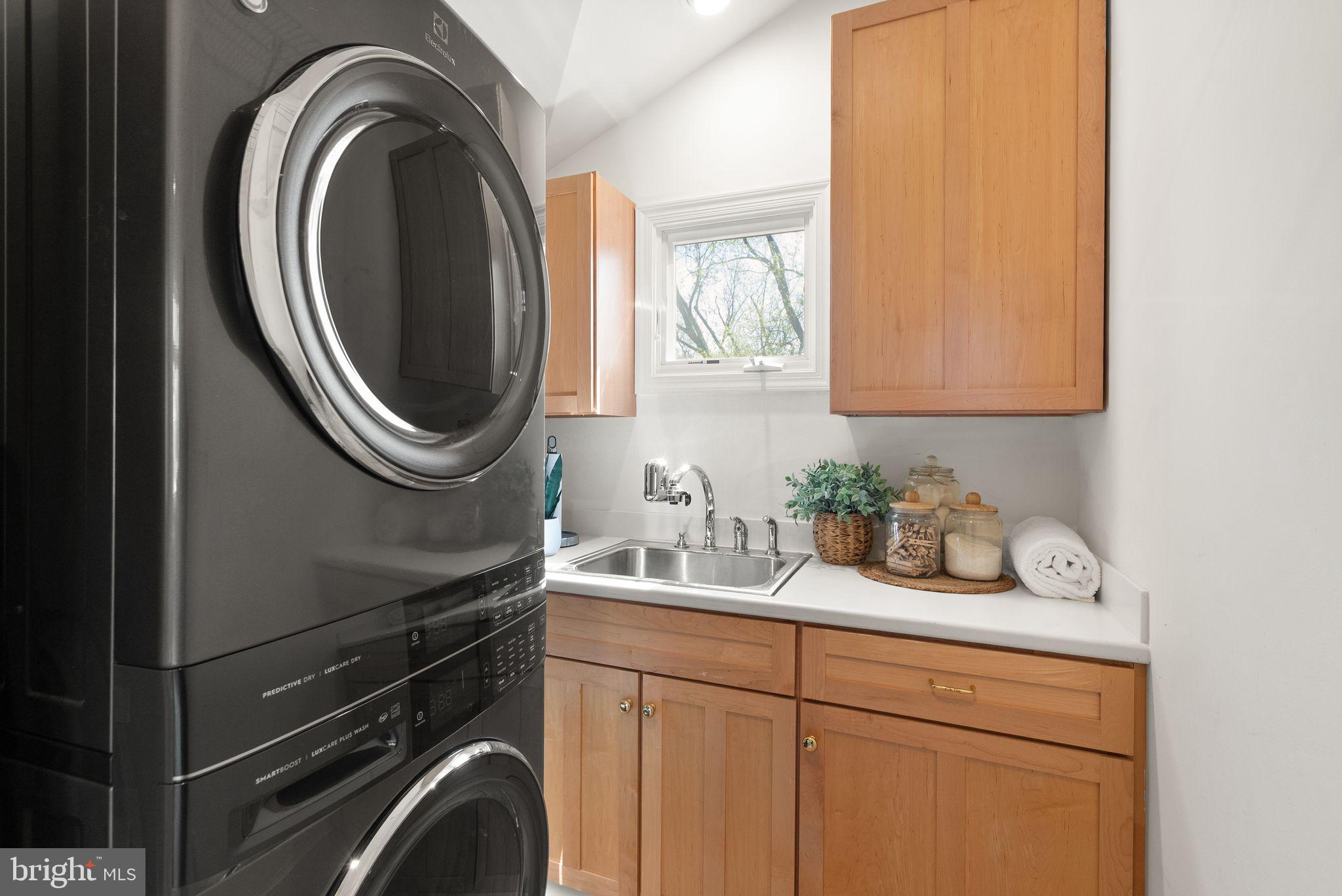 CRYSTAL SPRING KNOLLS - Residential