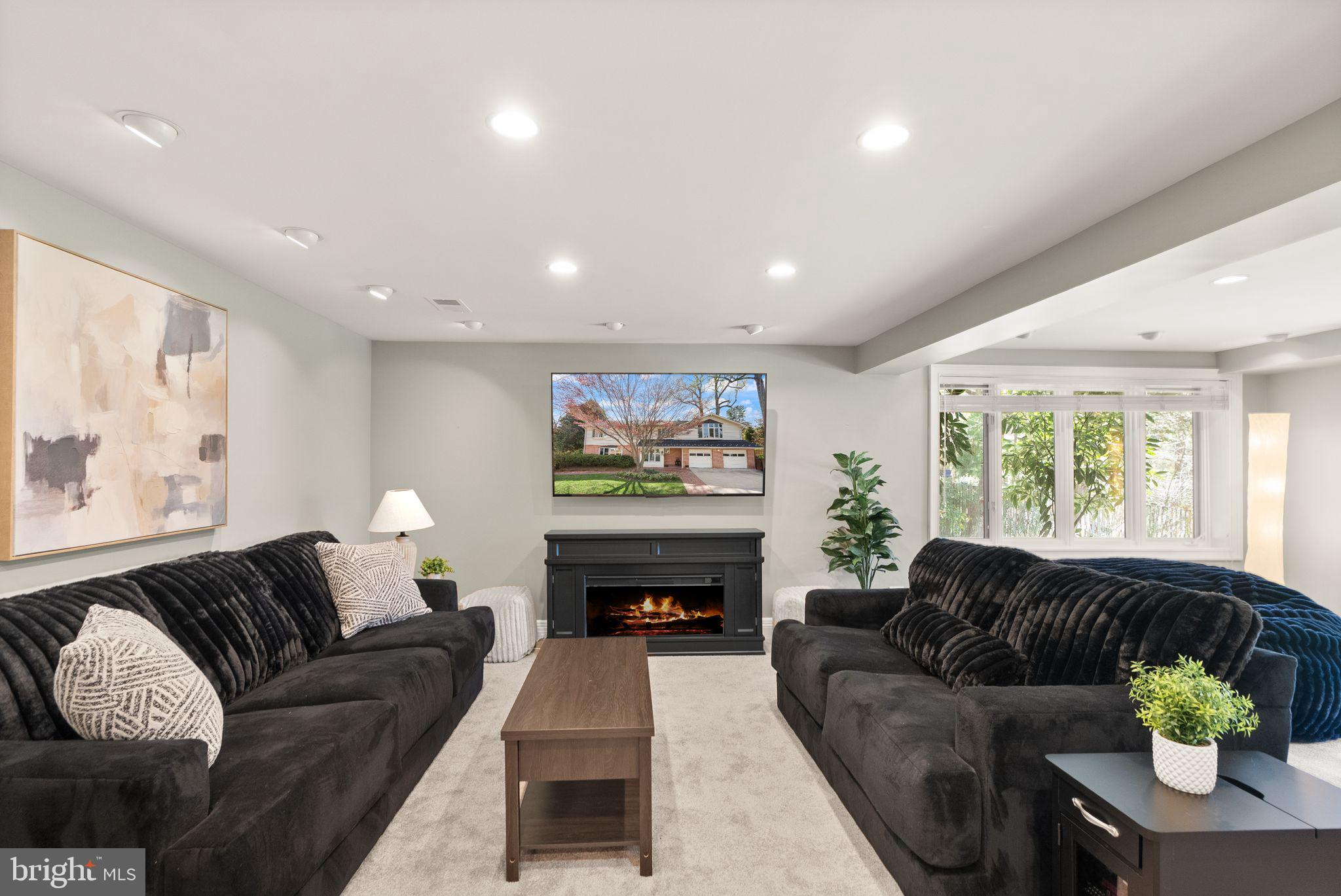 CRYSTAL SPRING KNOLLS - Residential