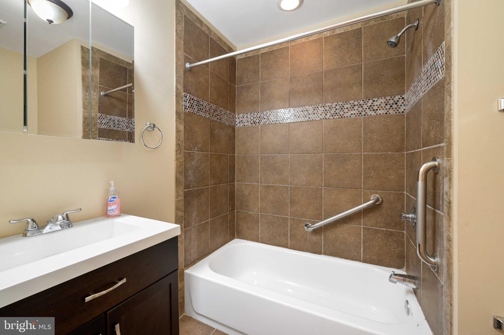 OWINGS MILLS - Residential Lease