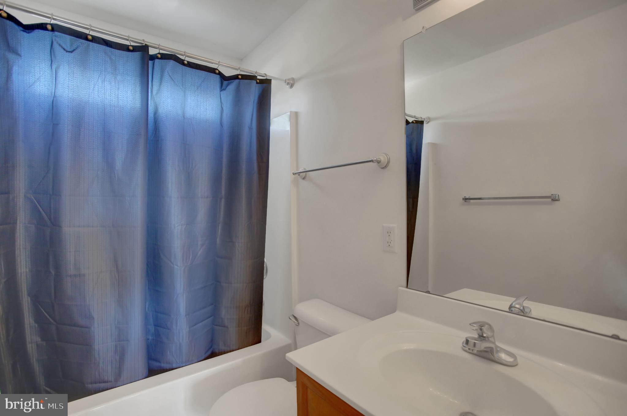 TWIN LAKES WEST - Residential