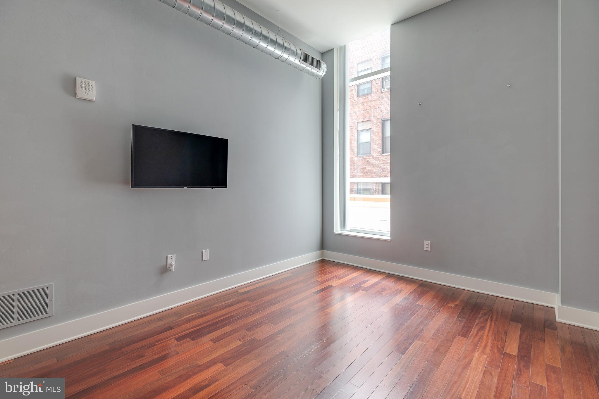 WASHINGTON SQ WEST - Residential