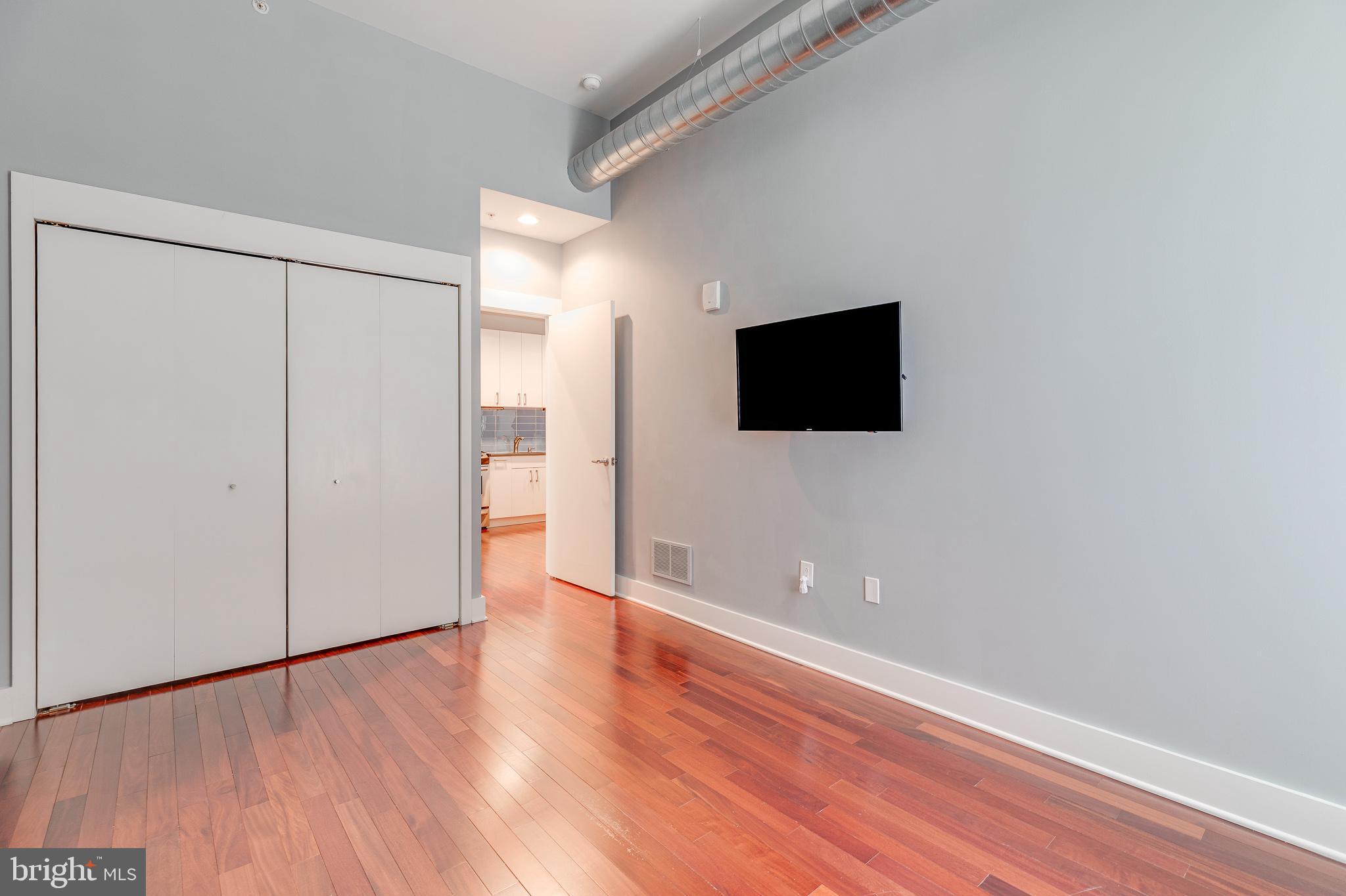 WASHINGTON SQ WEST - Residential