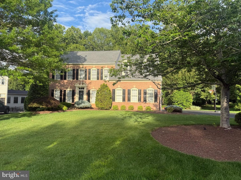 Photo of 13175 Amblewood Drive, MANASSAS, VA 20112 (MLS # VAPW2130898)