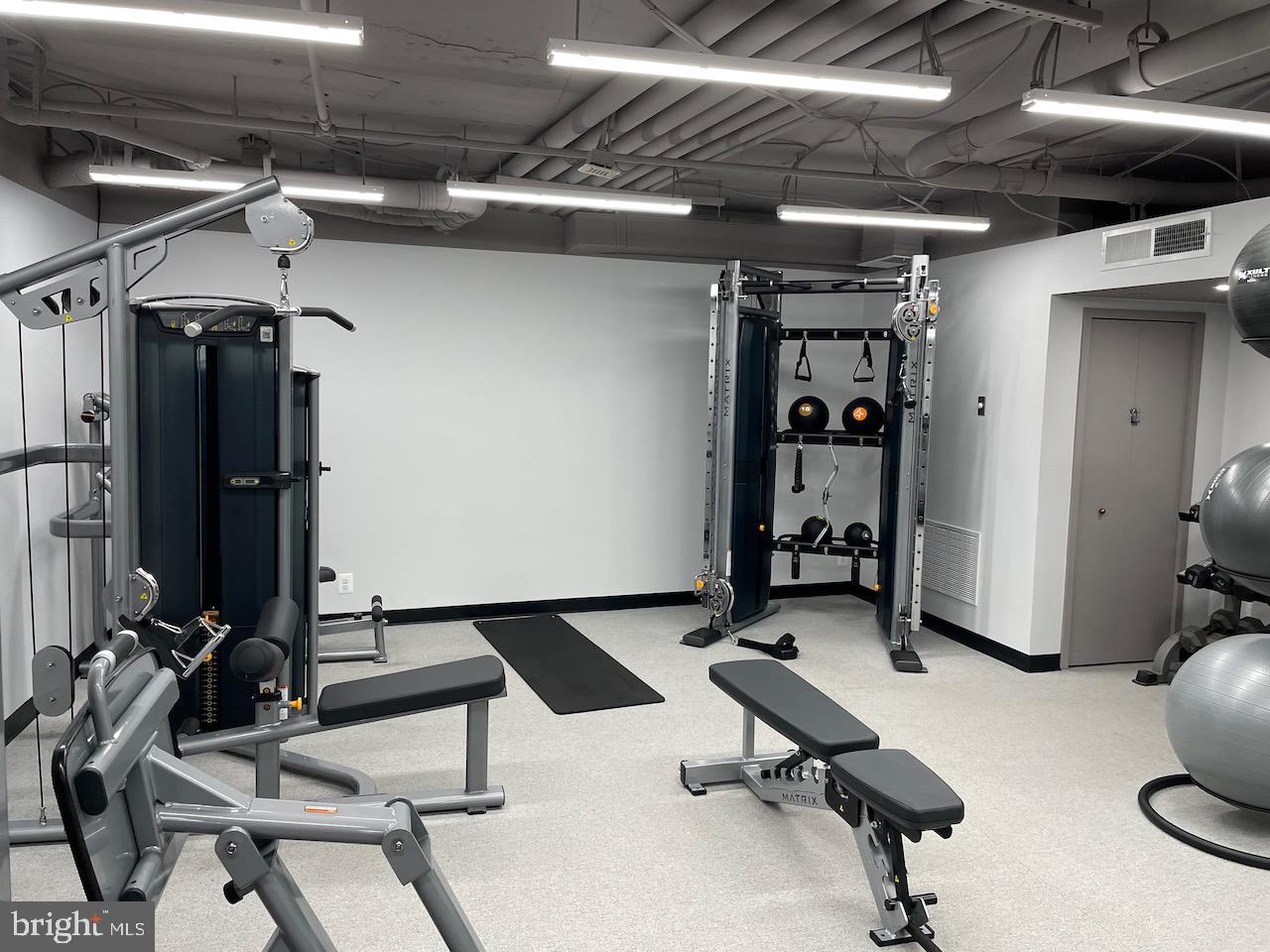 CRYSTAL PARK - Residential Lease