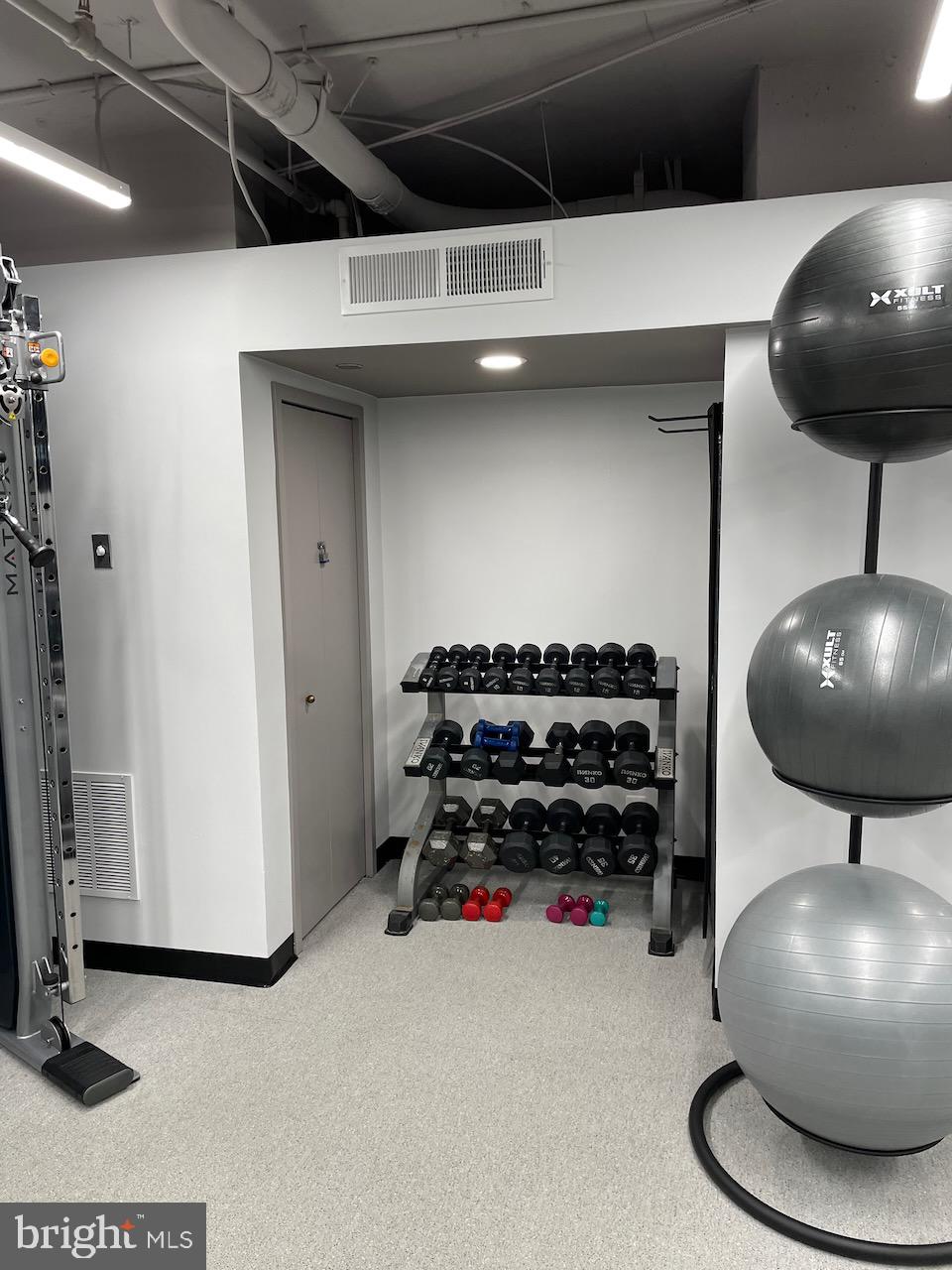 CRYSTAL PARK - Residential Lease