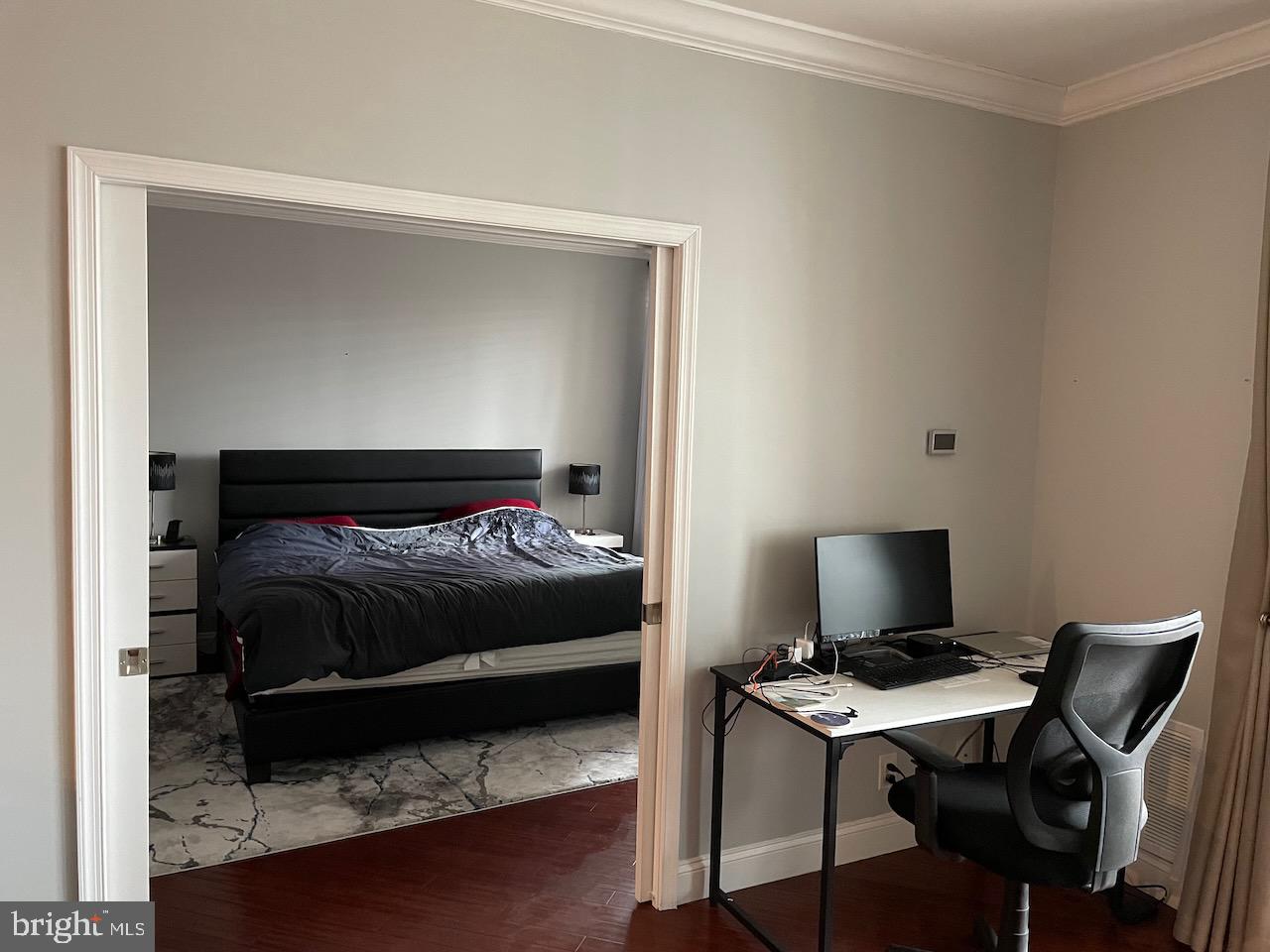 CRYSTAL PARK - Residential Lease