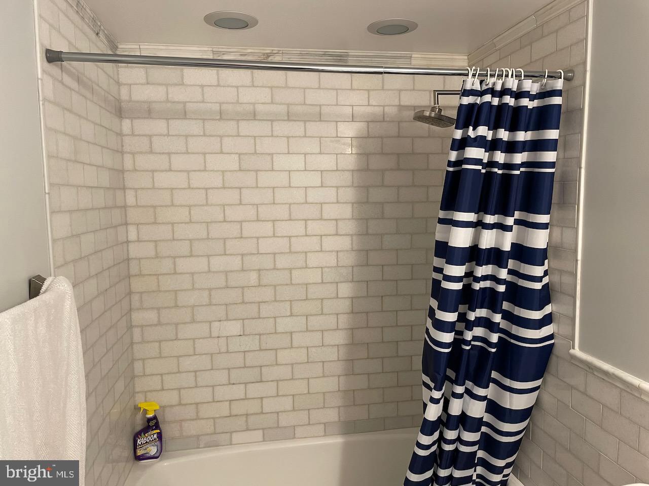 CRYSTAL PARK - Residential Lease