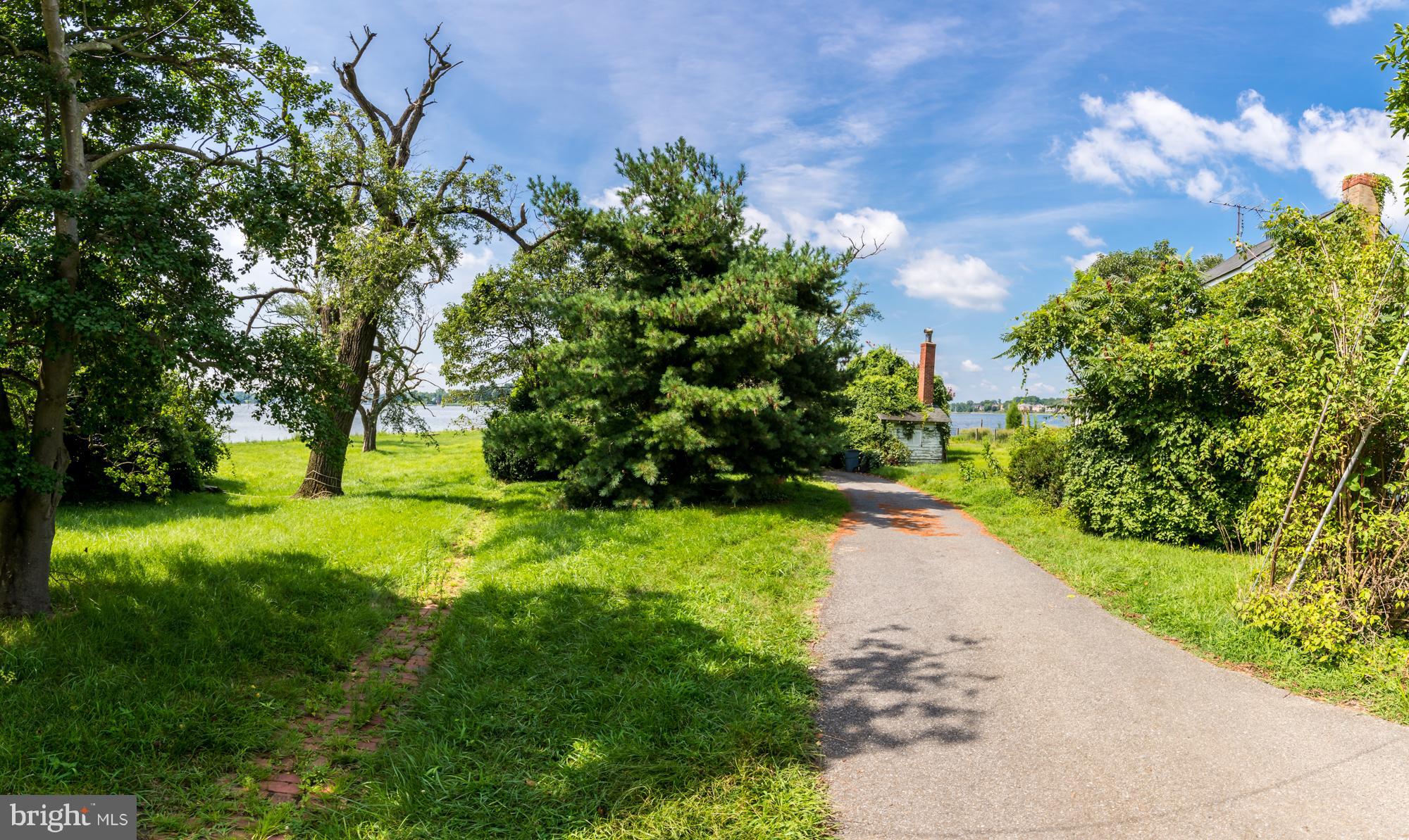 WILD ROSE SHORES - Residential