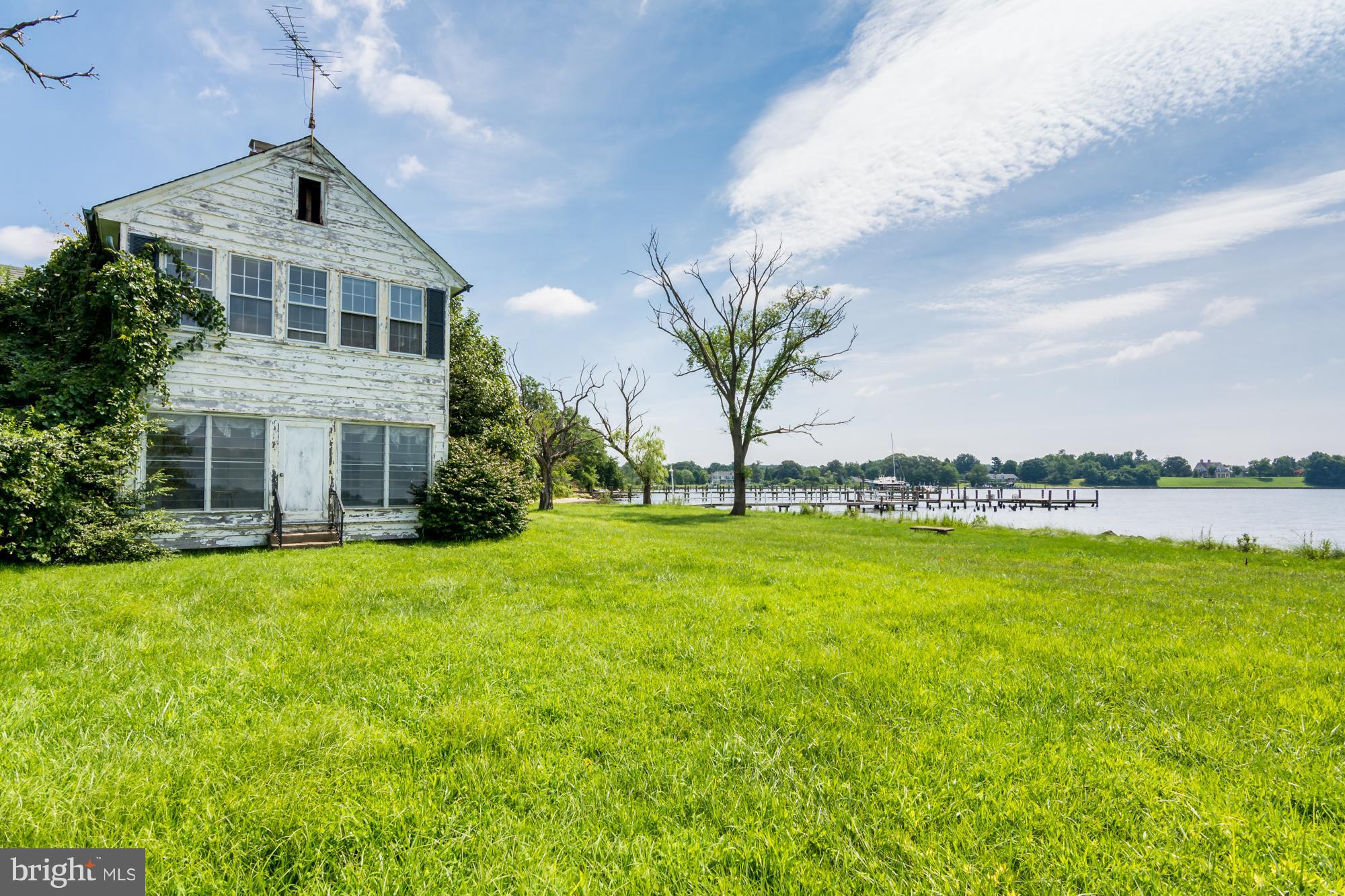 WILD ROSE SHORES - Residential