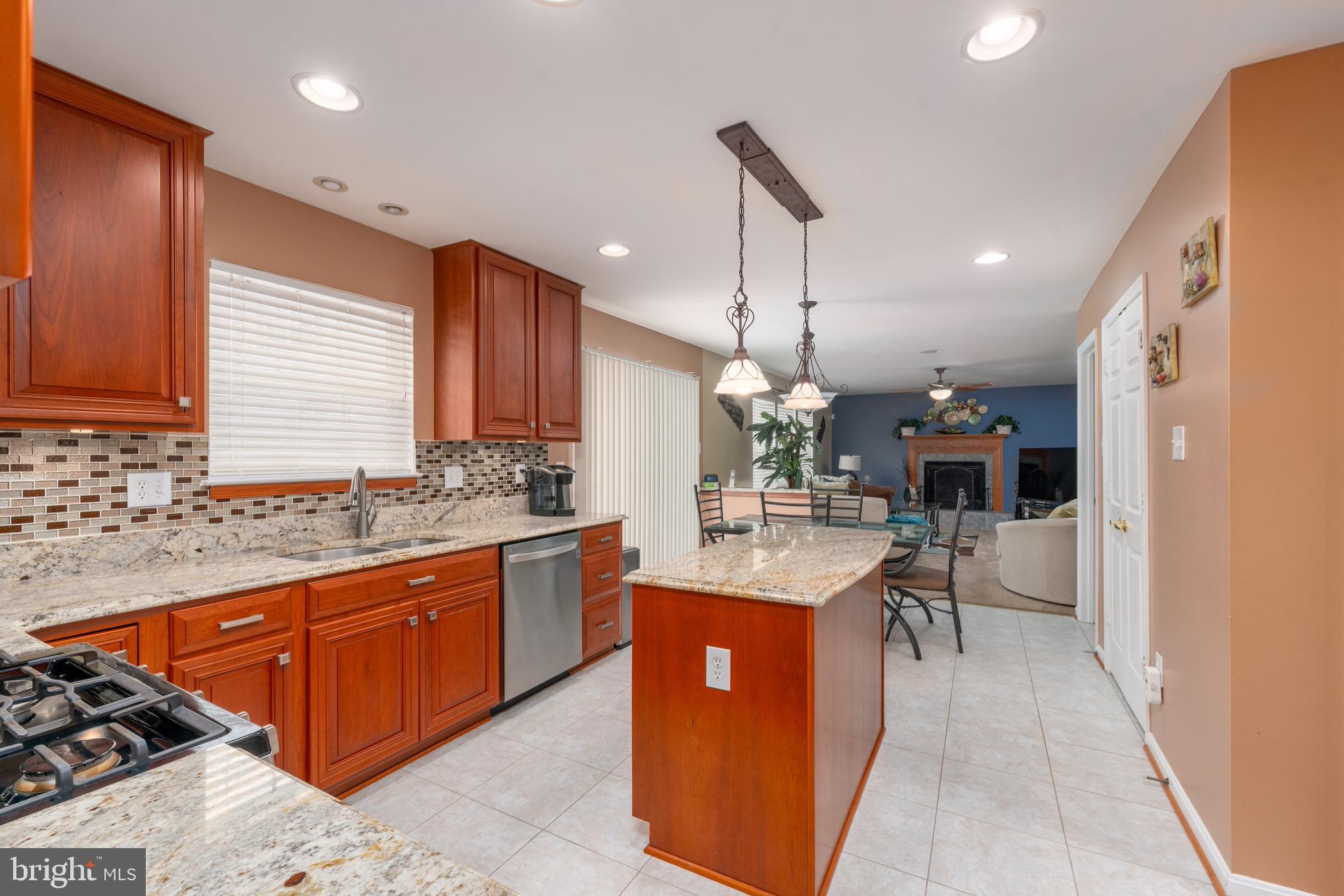 GREENS LANE - Residential