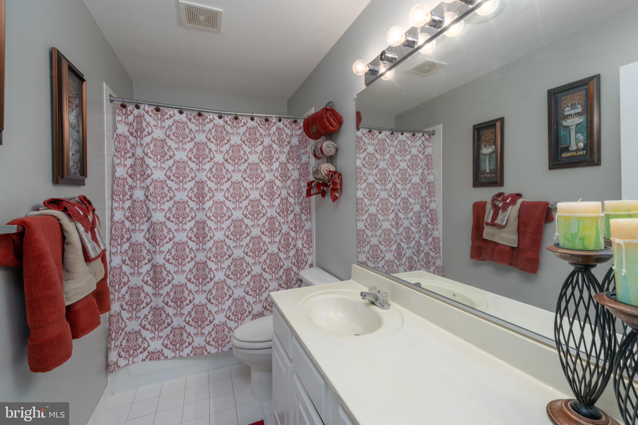 GREENS LANE - Residential