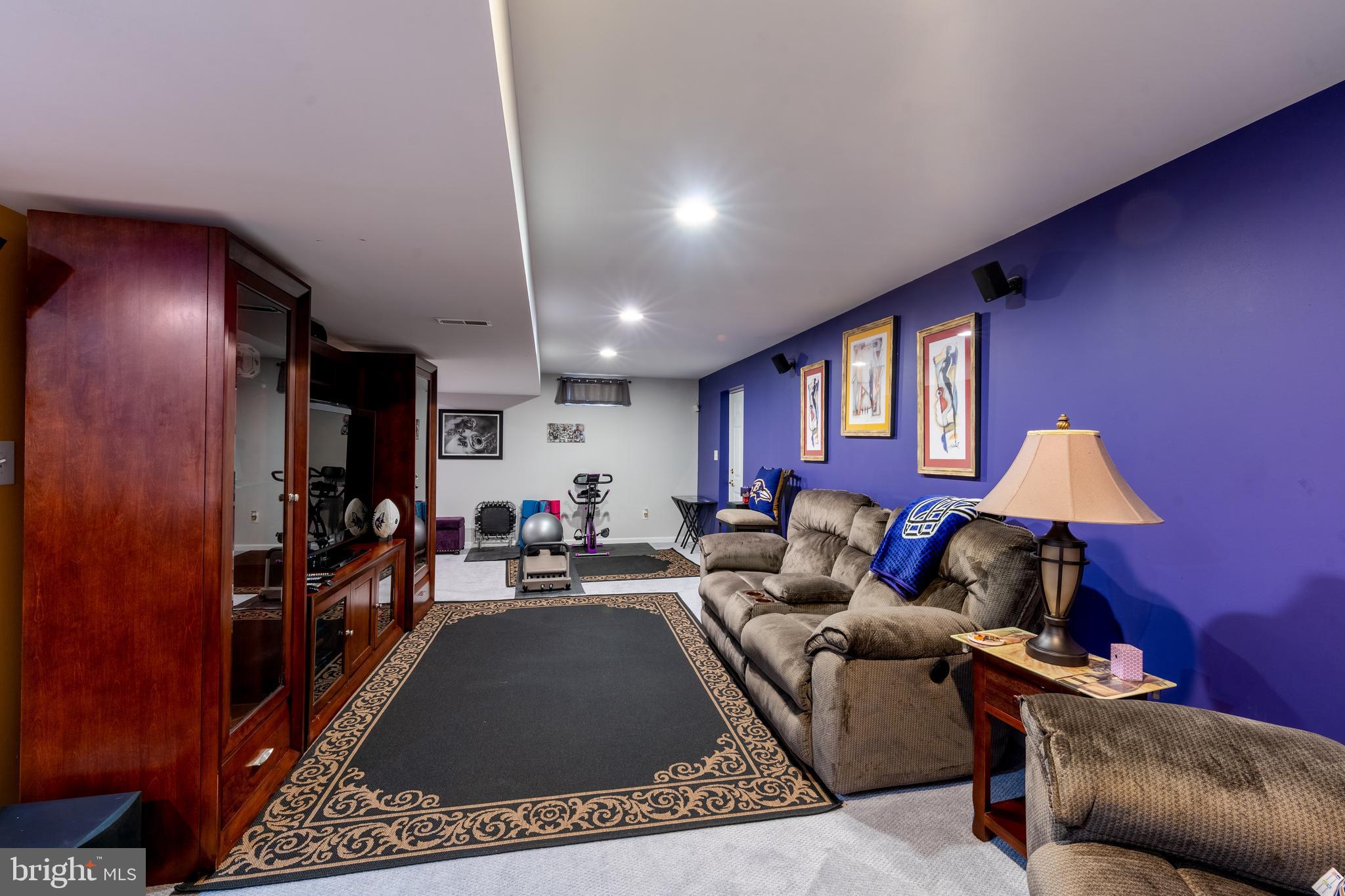 GREENS LANE - Residential