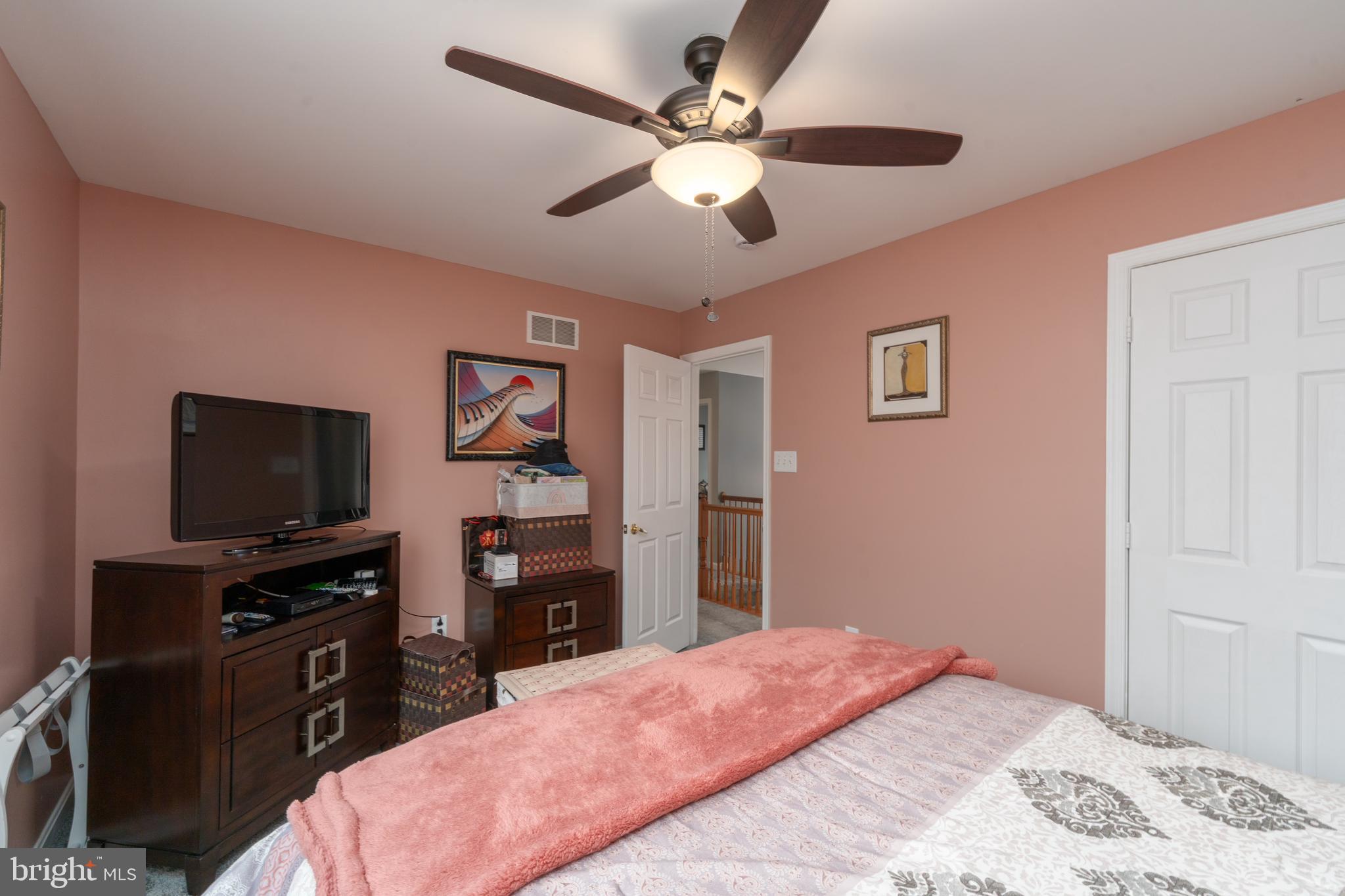 GREENS LANE - Residential