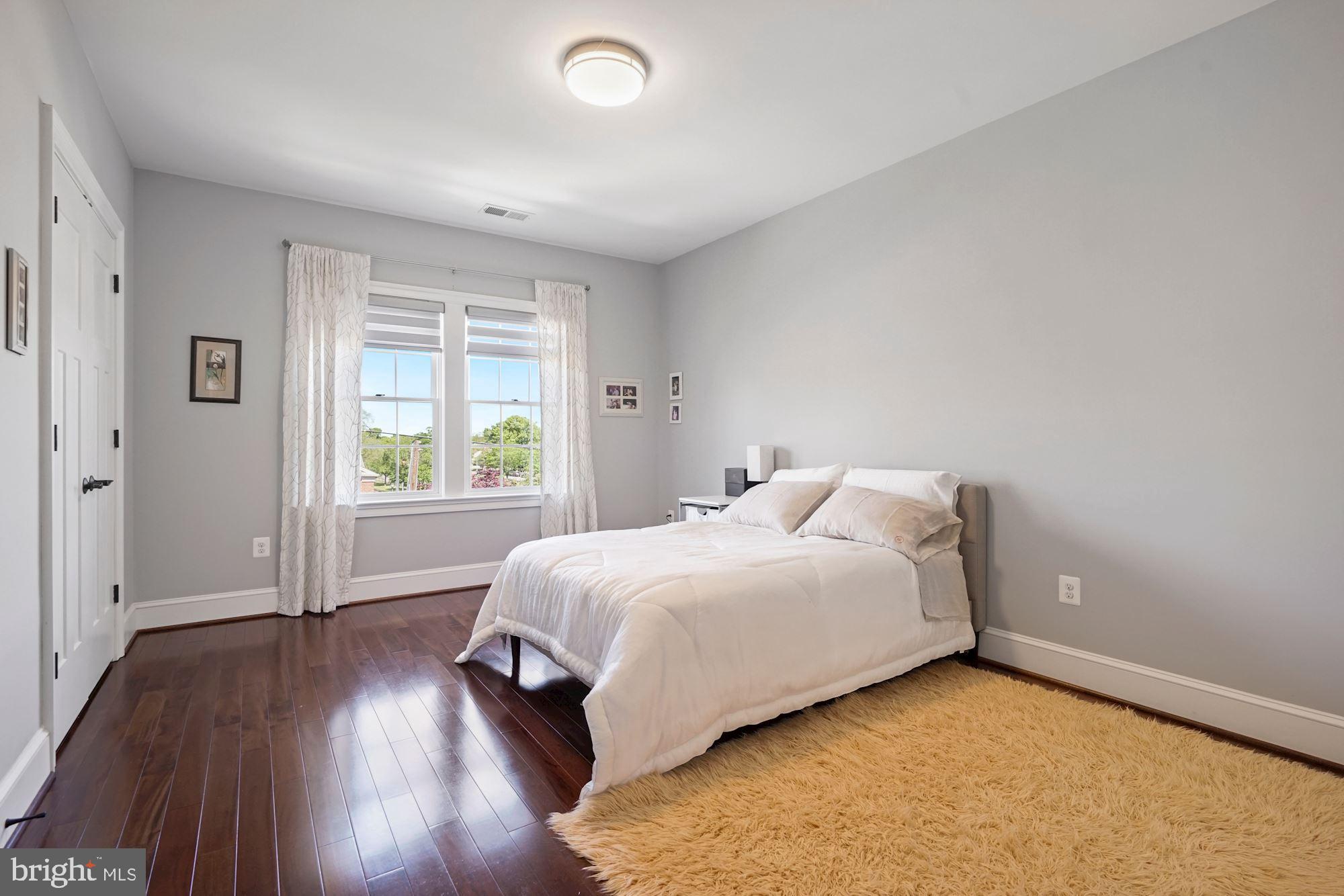 LYON PARK - Residential