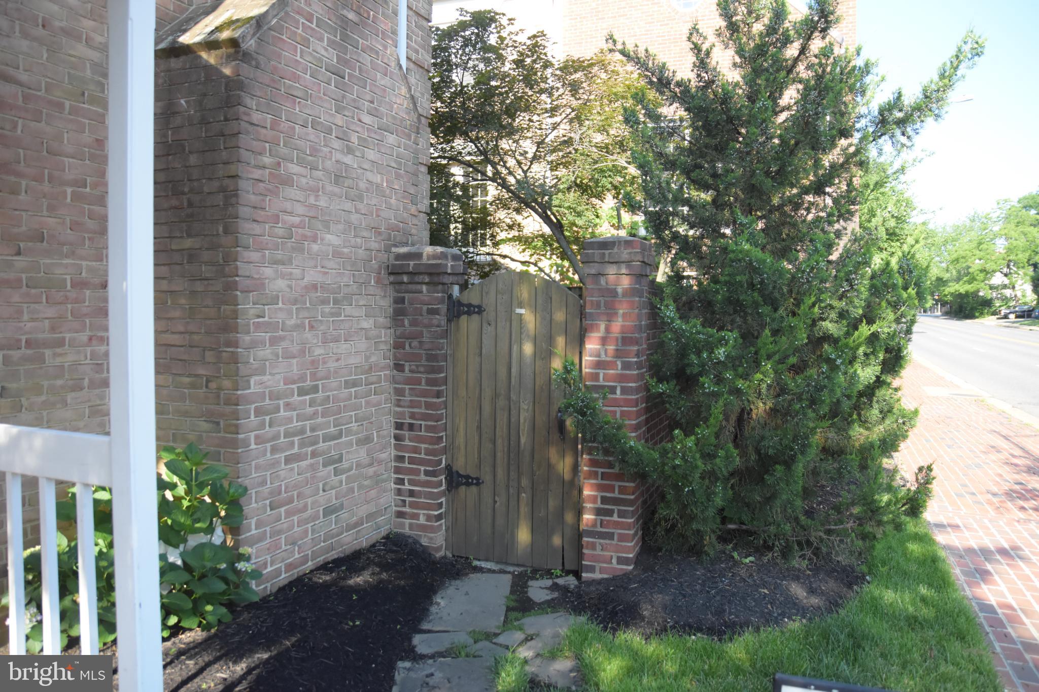 1188 N UTAH STREET N