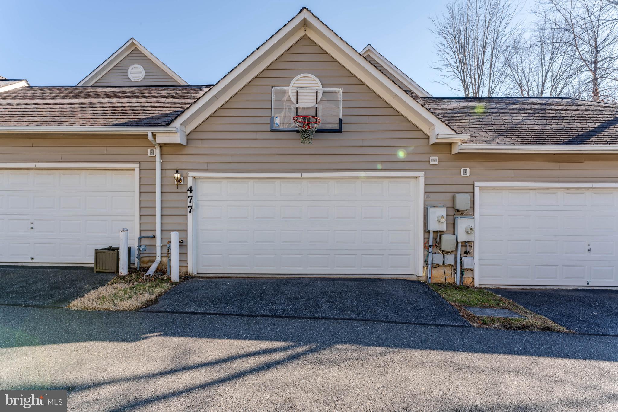 LAKELANDS - Residential Lease