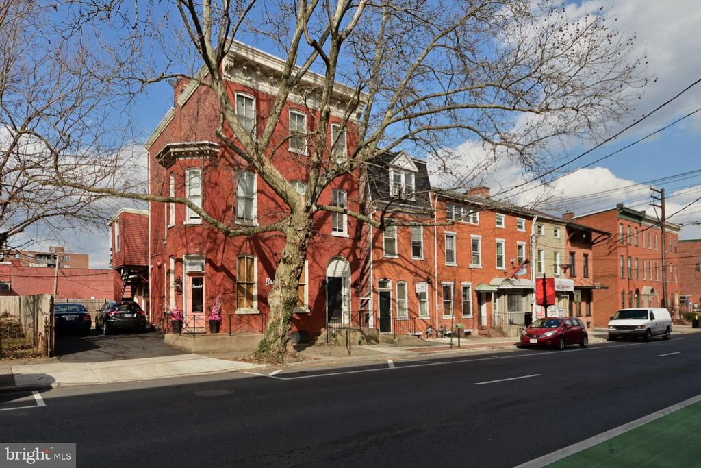 Photo of 113 E WALNUT ST, LANCASTER, PA 17602 (MLS # PALA2031024)