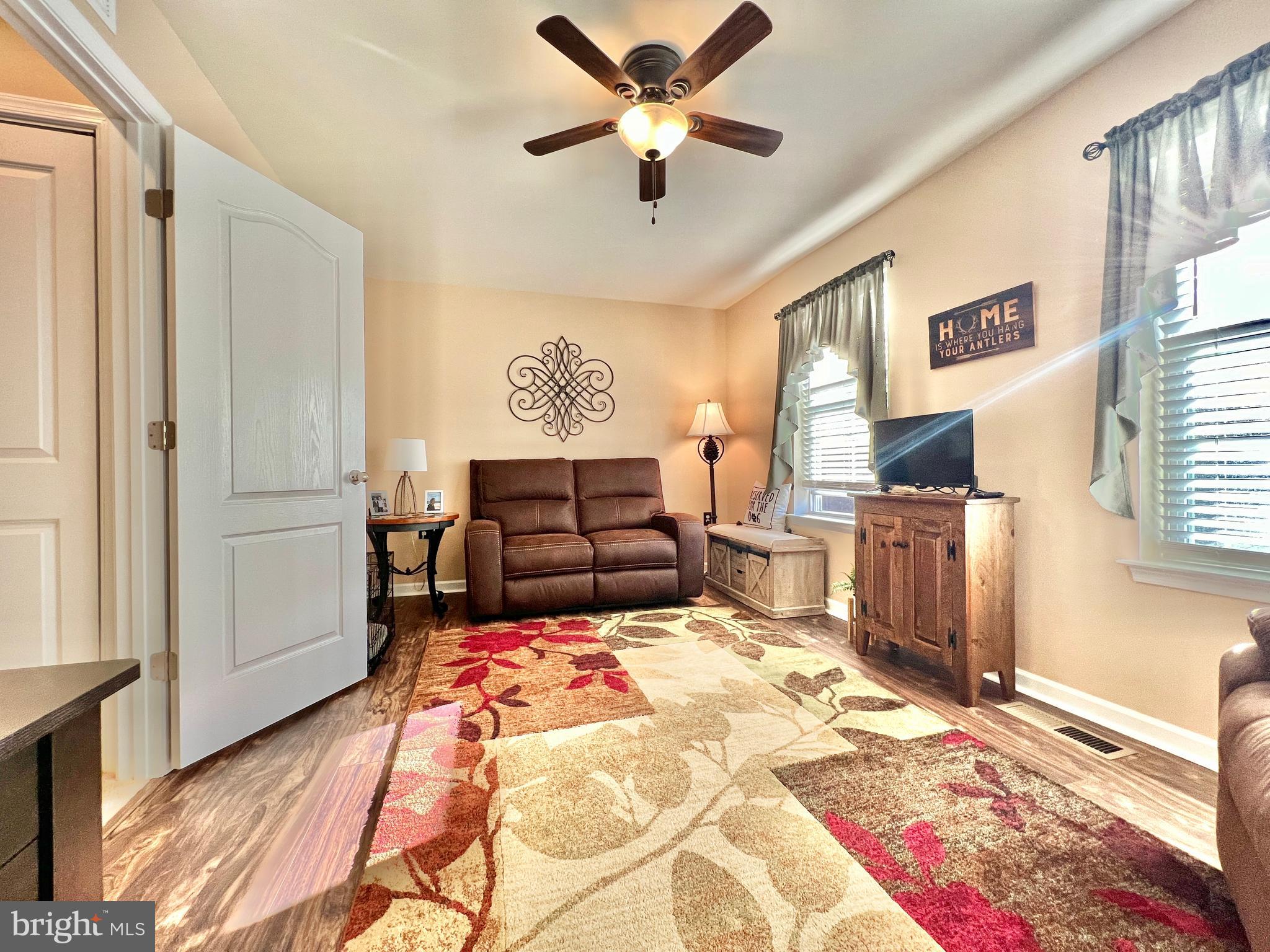 ARCHERS ROCK - Residential