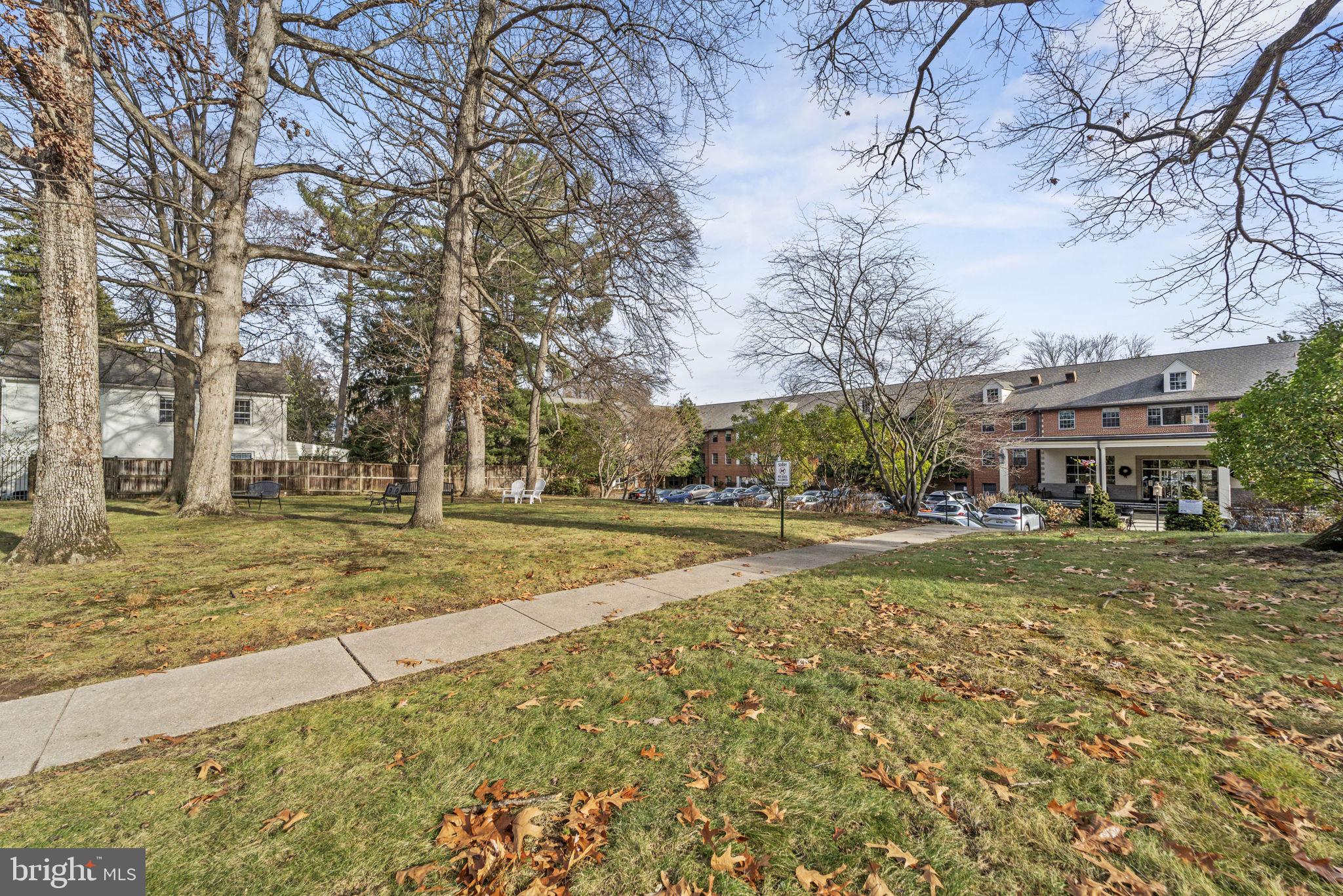 KENWOOD PLACE - Residential