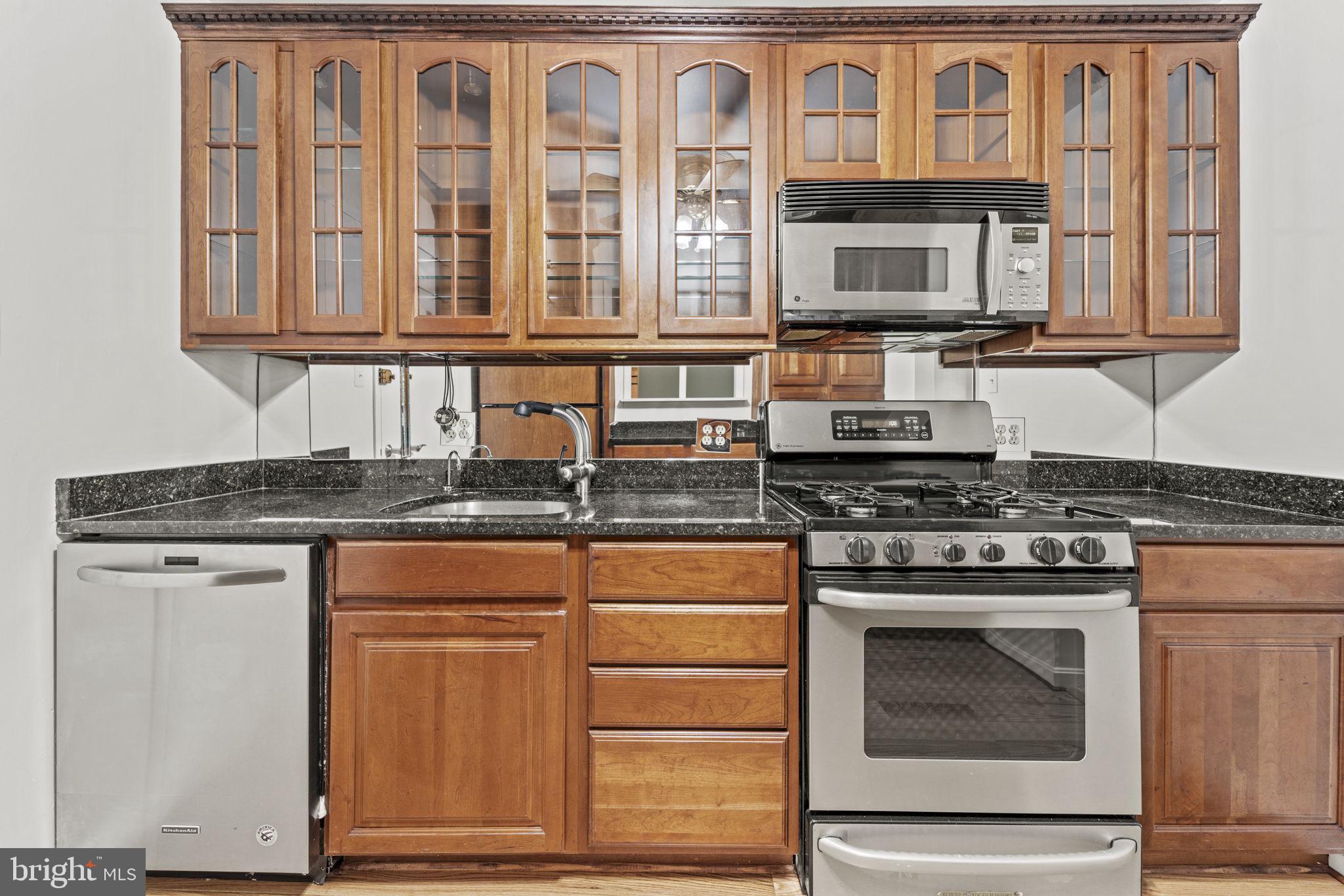 KENWOOD PLACE - Residential