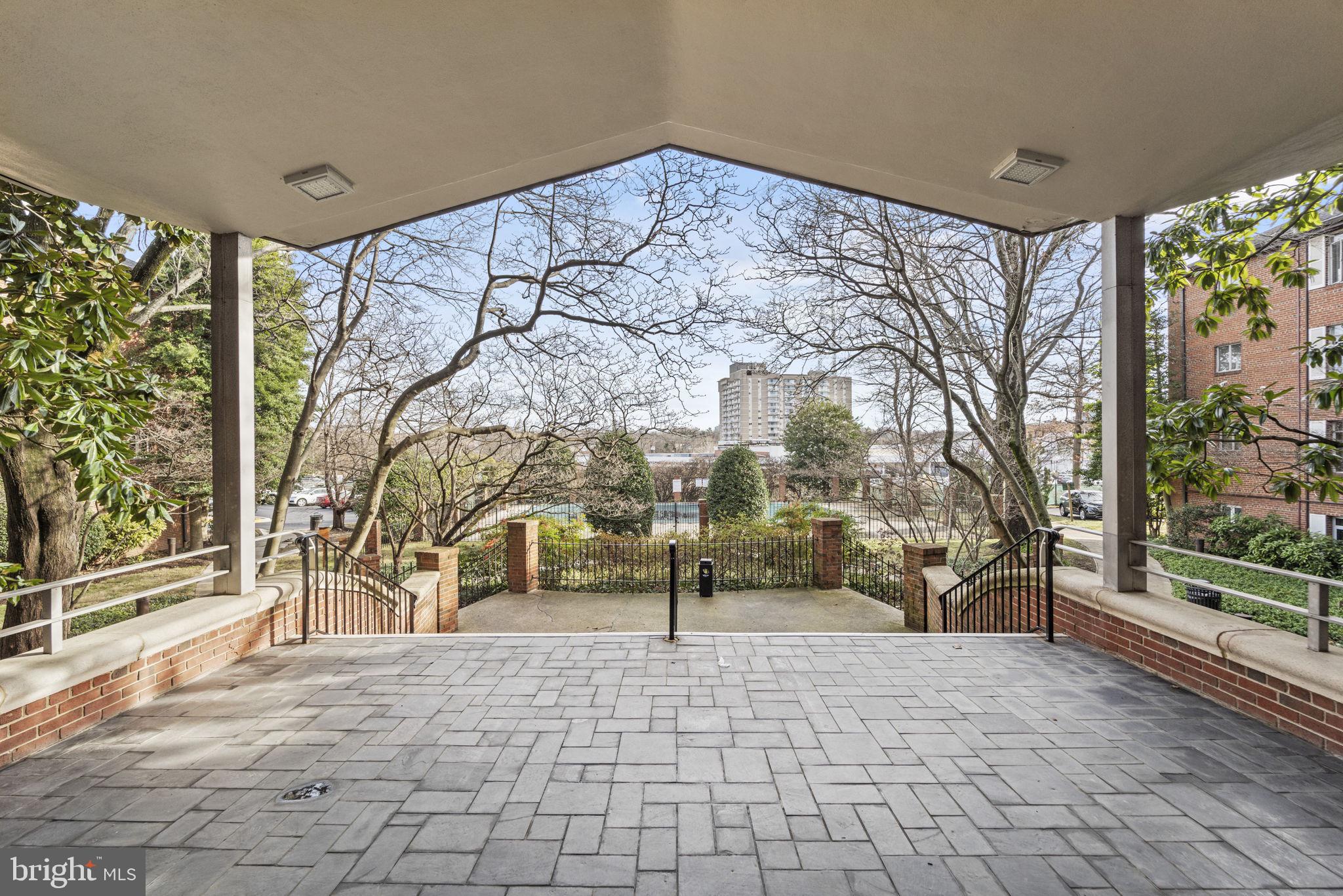 KENWOOD PLACE - Residential
