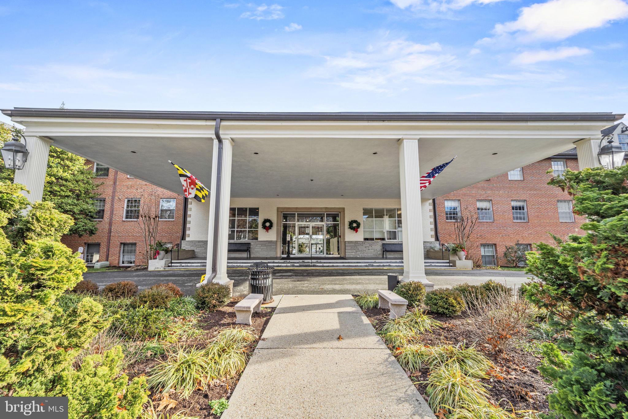 KENWOOD PLACE - Residential