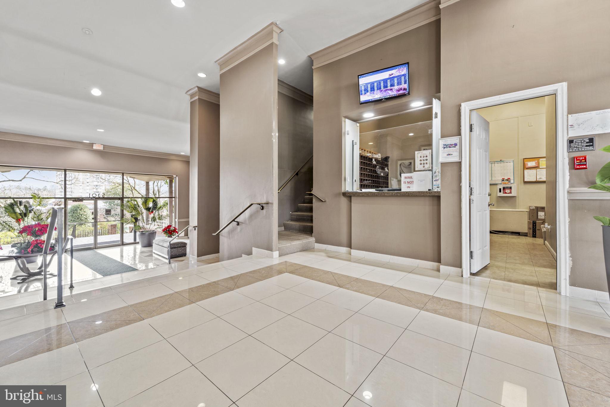 KENWOOD PLACE - Residential