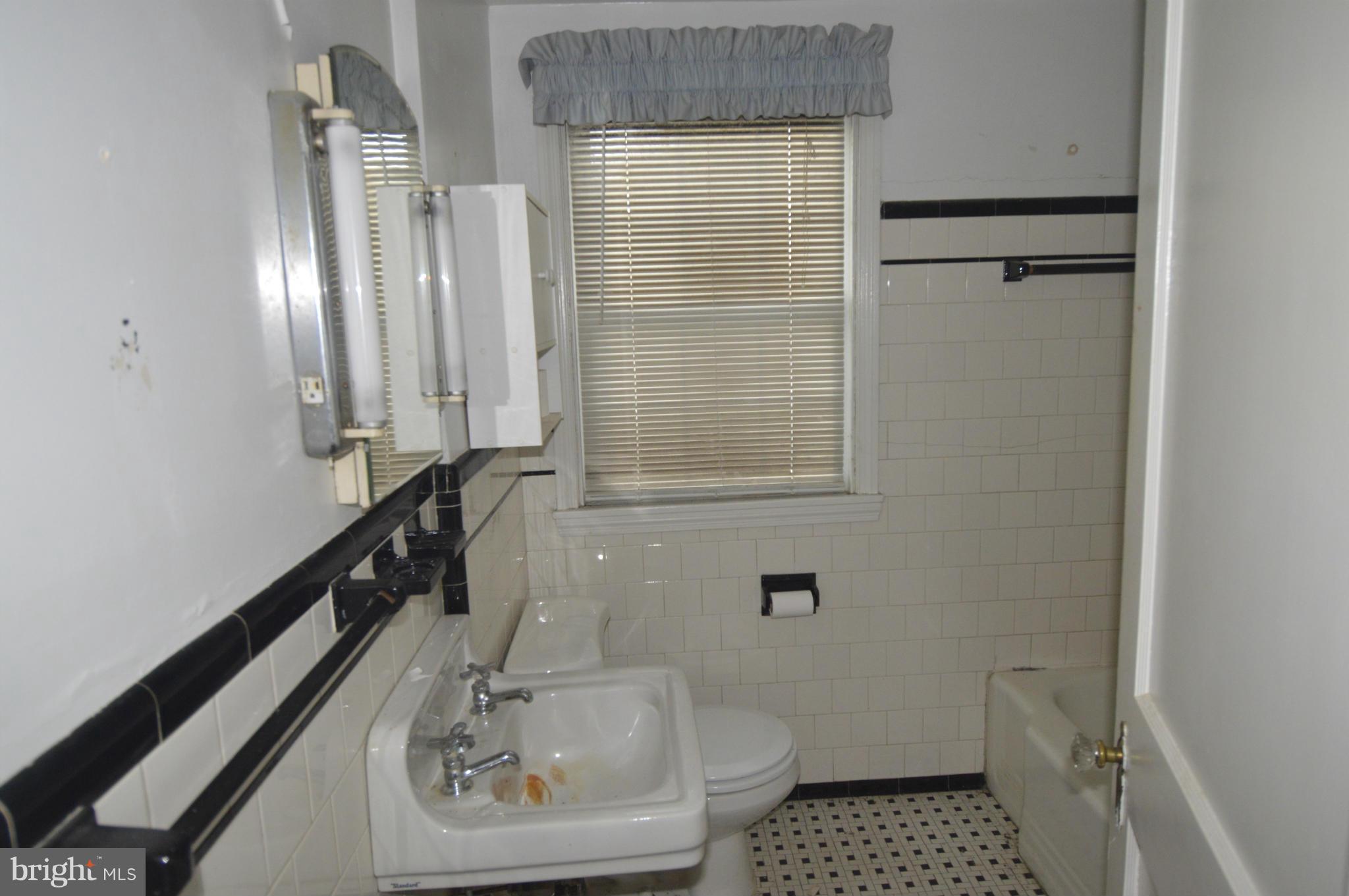 LUTHERVILLE - Commercial Sale